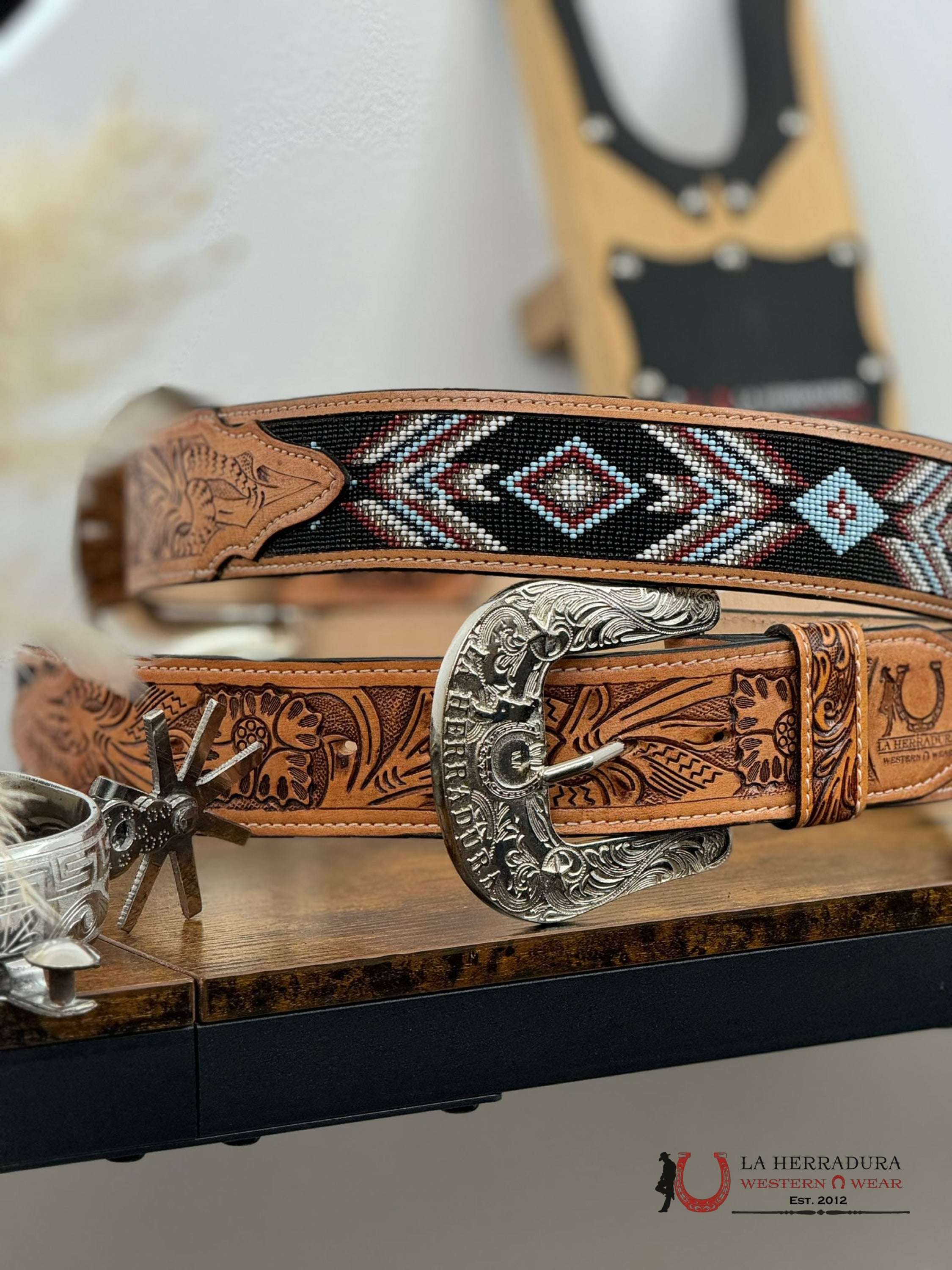 La Herradura Black Maroon Aztec Handtooled 2 In Belt Cinturones Hombres