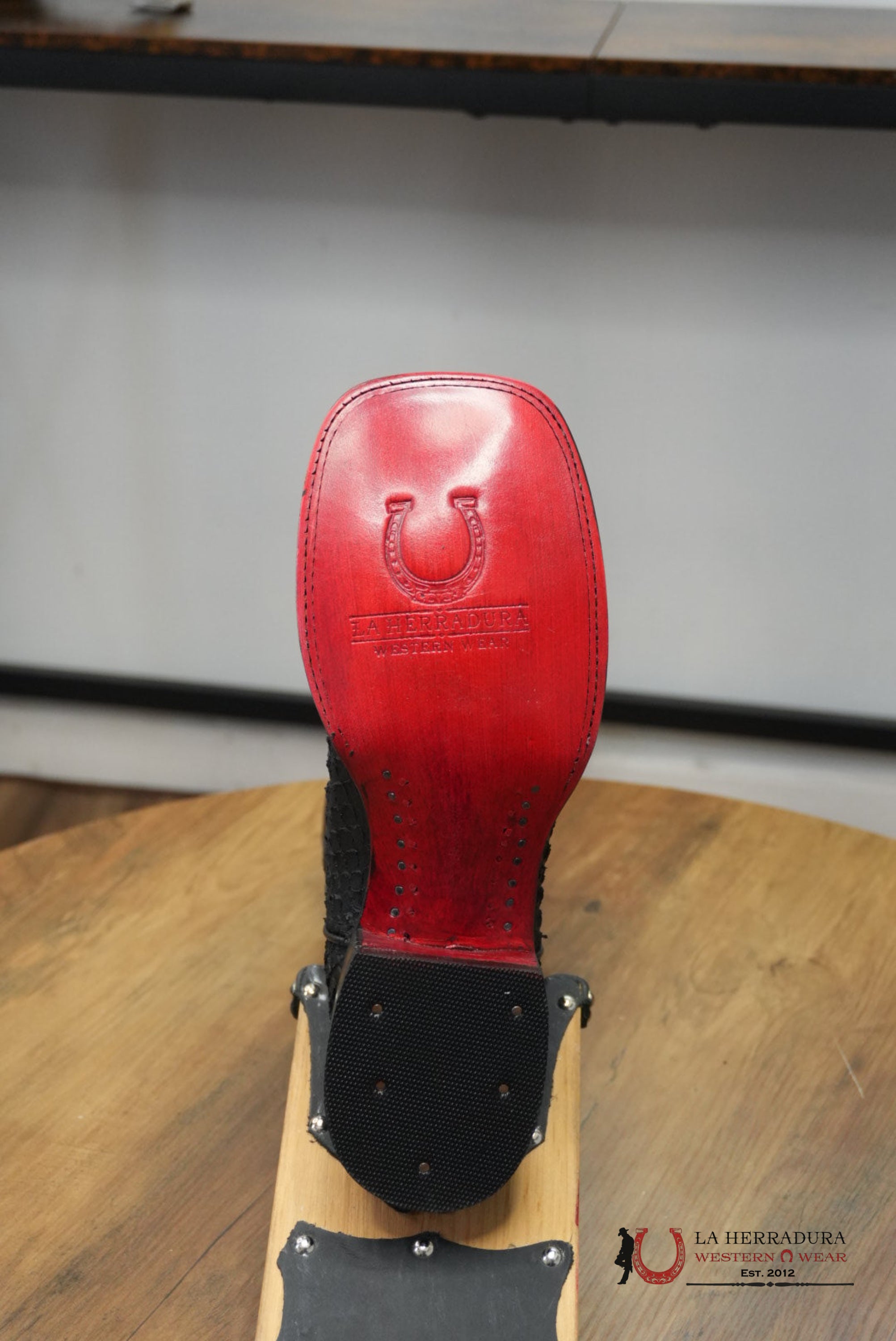 CLON PYTHON NEGRO MATTE RU NGO REDBOTTOM BOTAS HOMBRES