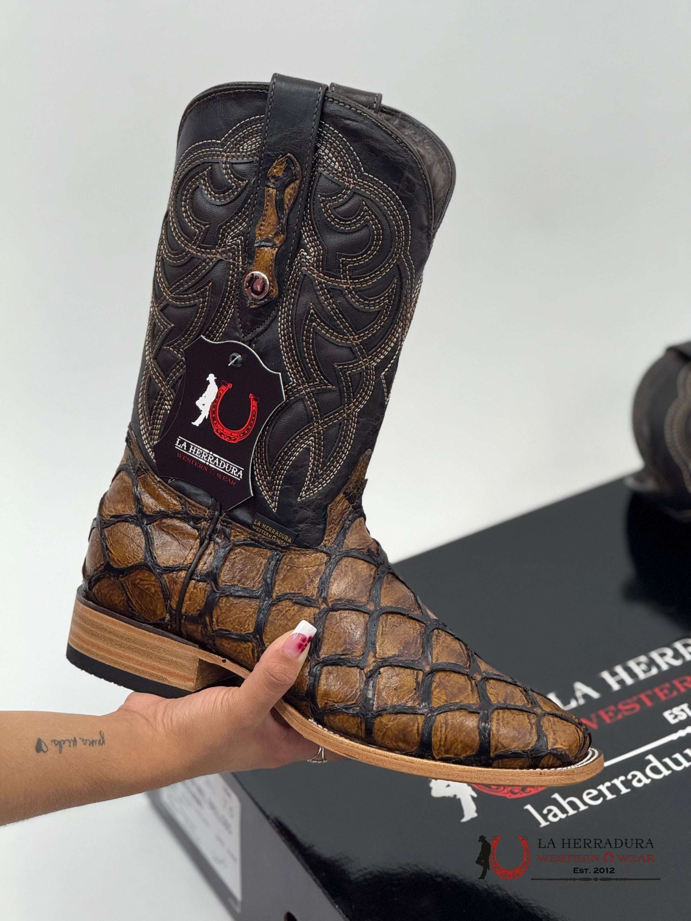 LA HERRADURA EST. PEZ CLON MIEL BRILLOSO BOTAS HOMBRES