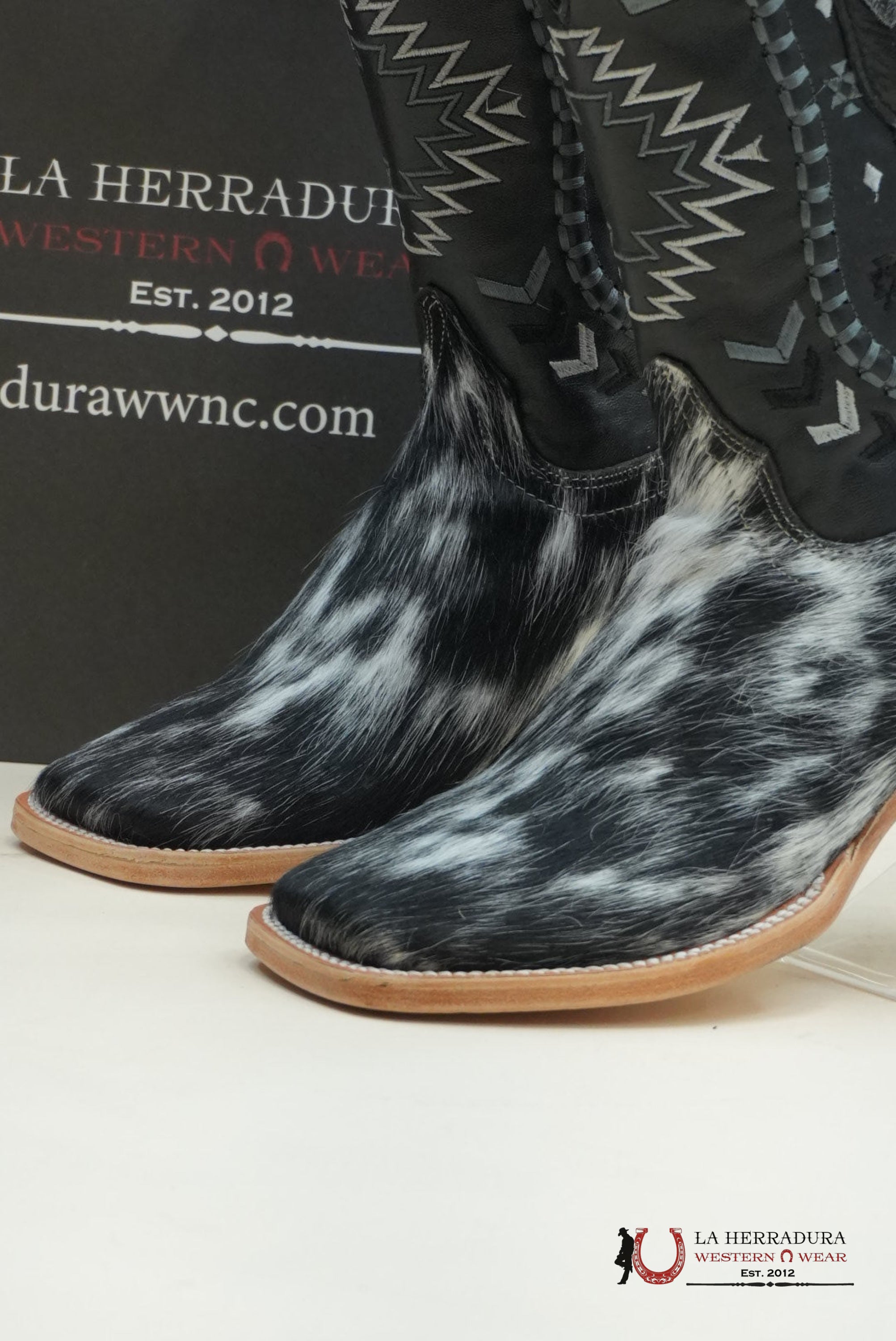 HERRADURA EXOTIC COWHIDE BLACK &WHITE CHEROKEE RUNGO BOOT EVERY PAIR IS UNIQUE! BOTAS HOMBRES