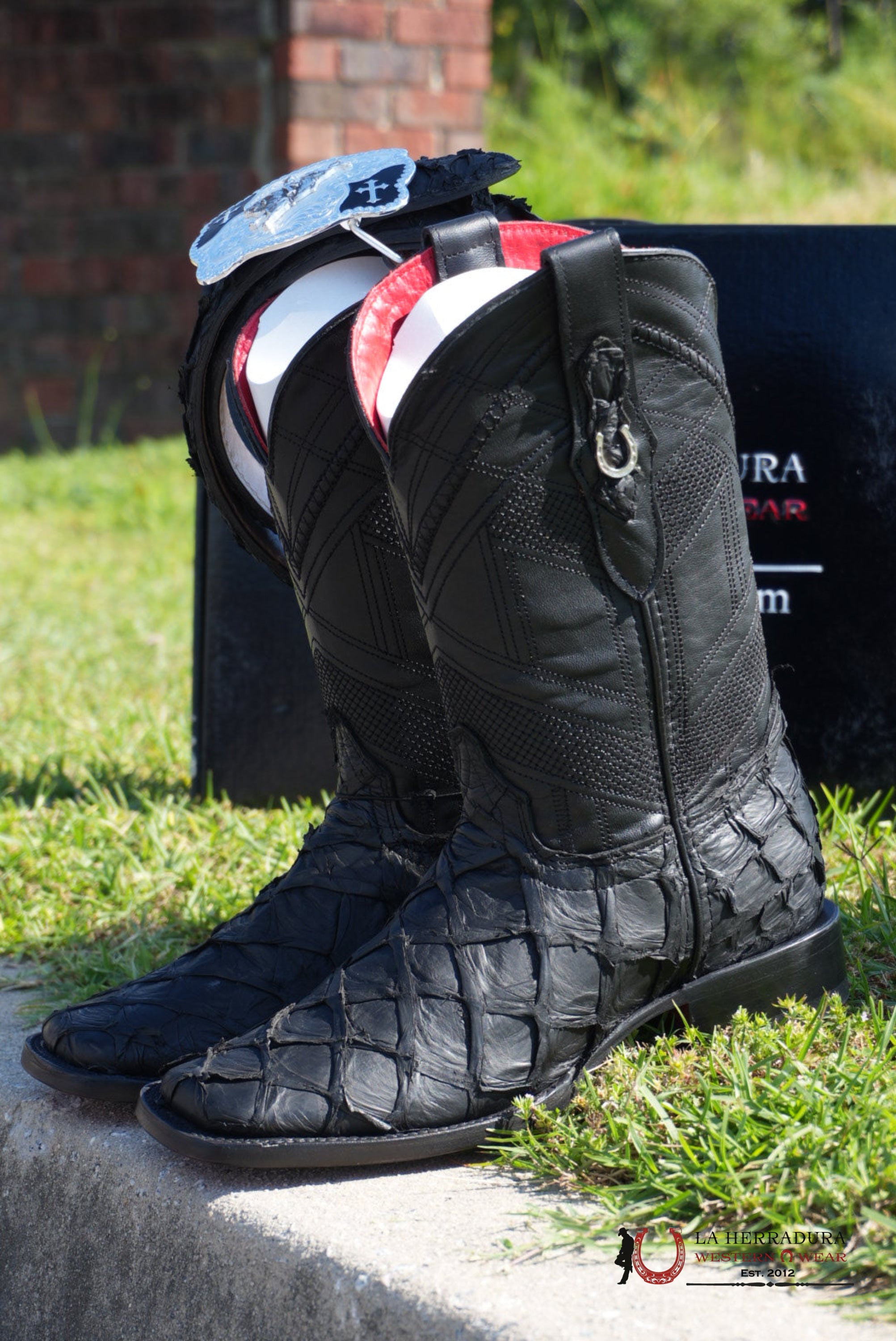 HERRADURA EXOTIC BIGBASS BLACK RUNGO BOOT SQUARE TOE BOTAS HOMBRES