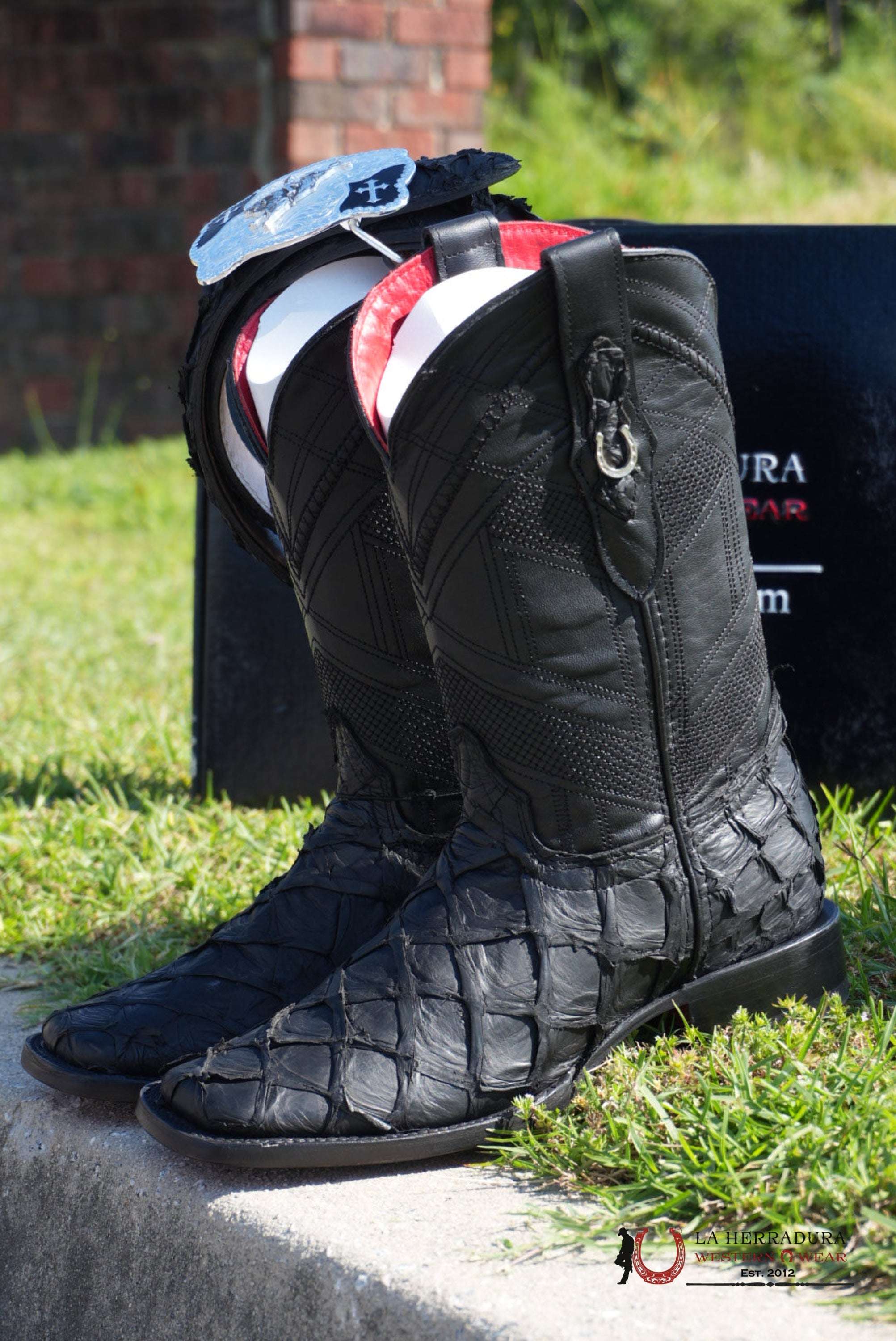 HERRADURA EXOTIC BIGBASS BLACK RUNGO BOOT SQUARE TOE BOTAS HOMBRES