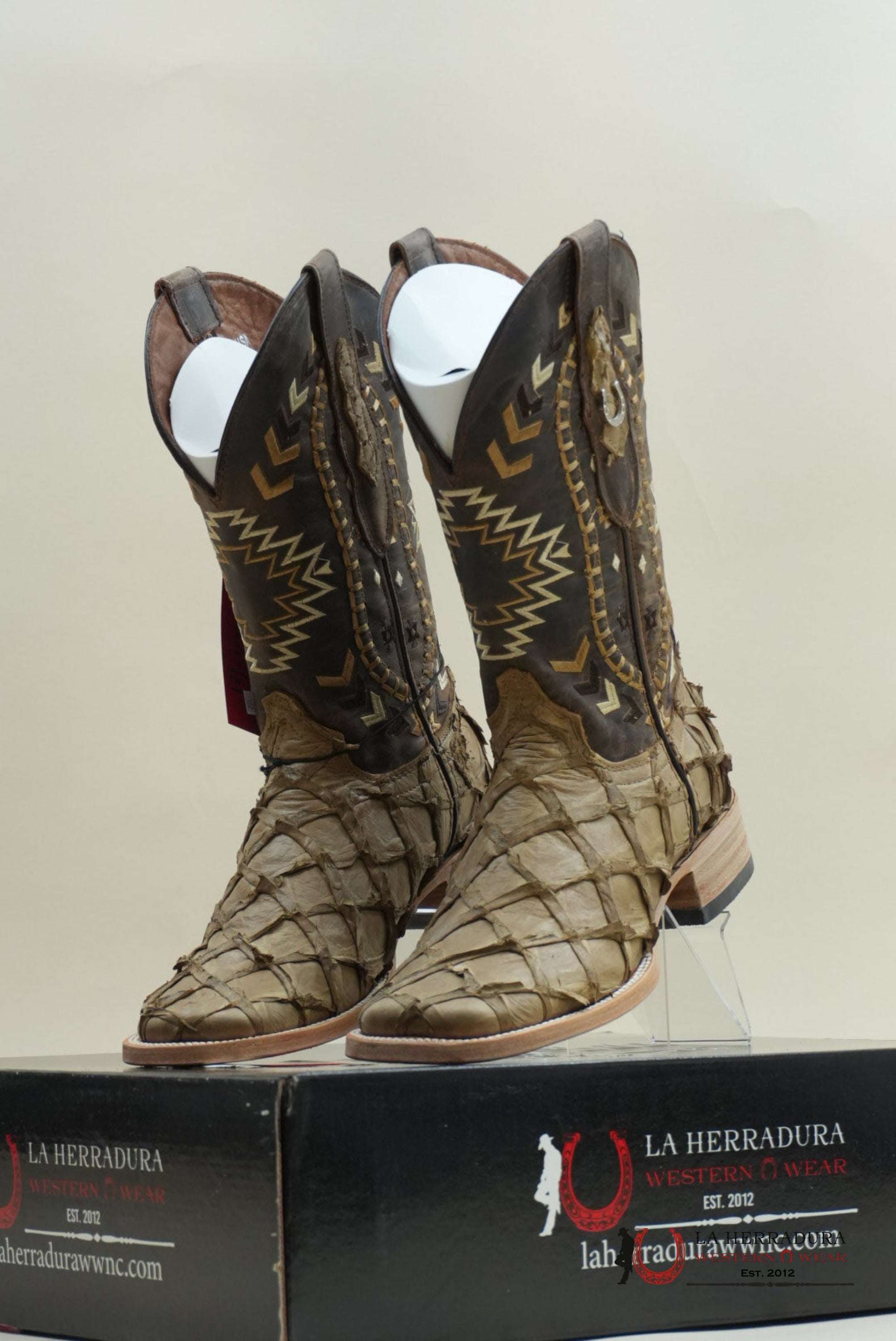 LA HERRADURA PESCADO CAMEL OF CHEROKEE MIEL BOOT BOTAS HOMBRES