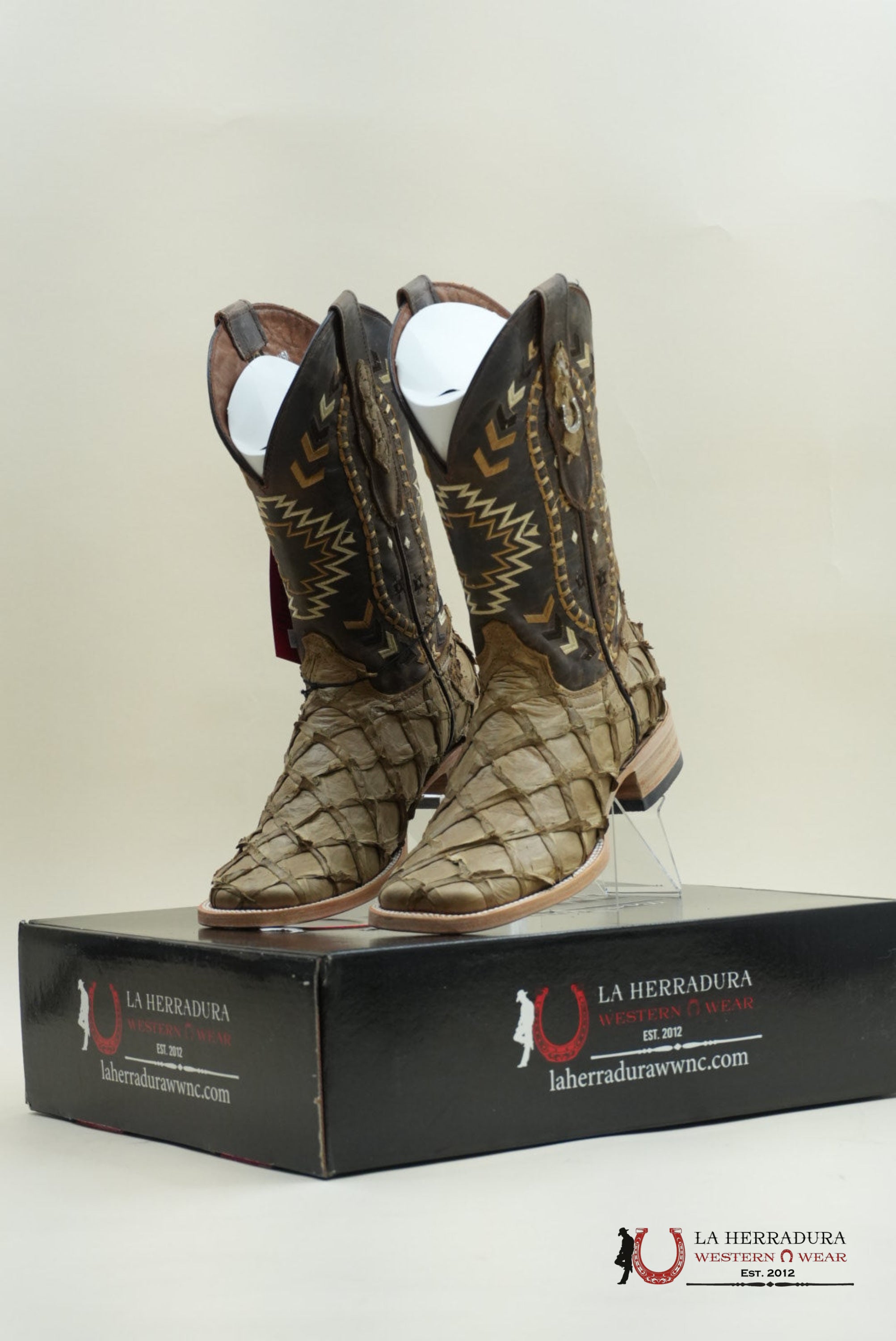 LA HERRADURA PESCADO CAMEL OF CHEROKEE MIEL BOOT BOTAS HOMBRES