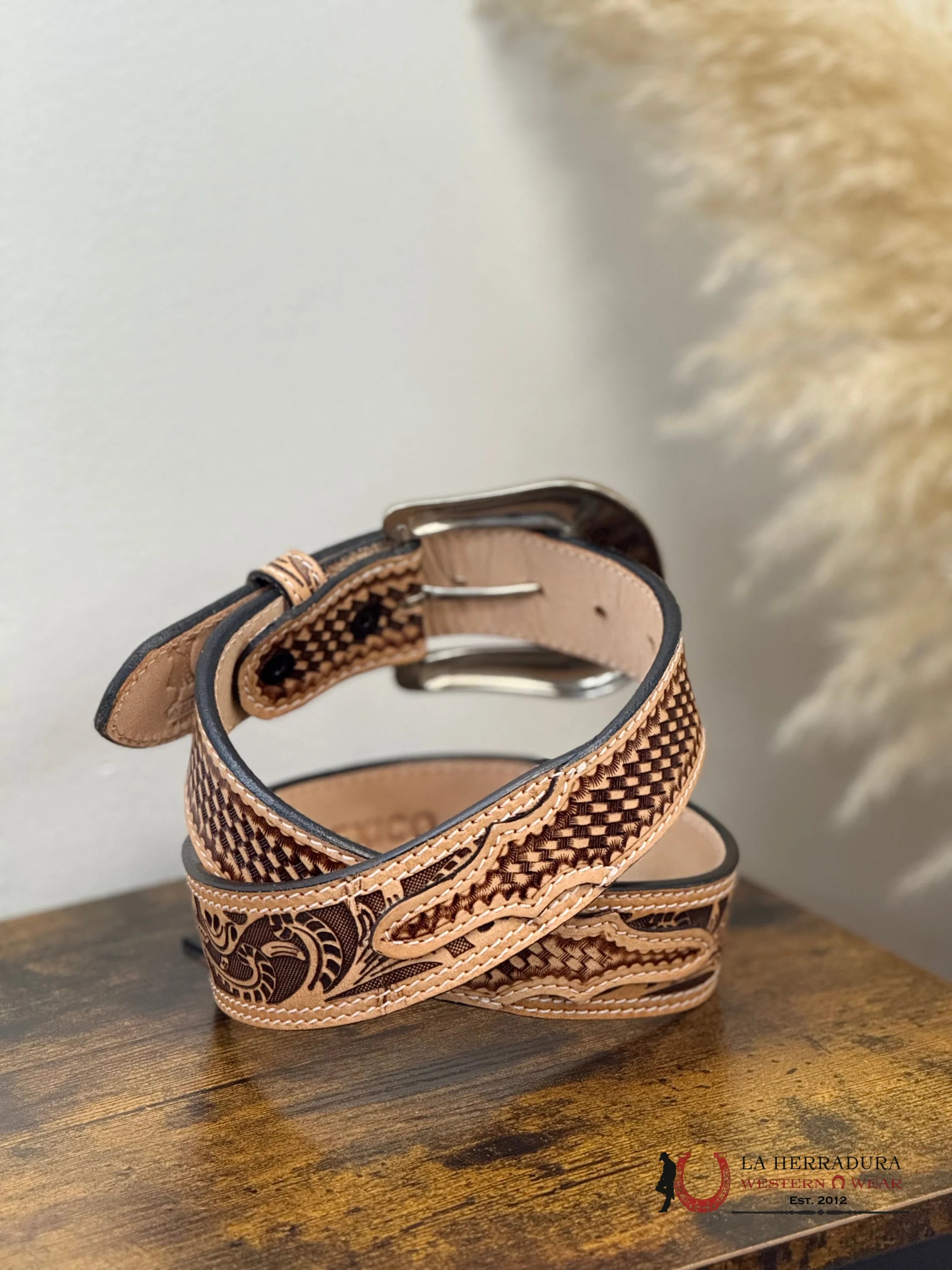 LA HERRADURA HAND TOOLED PRINT WESTERN STYLE CINTURONES HOMBRES