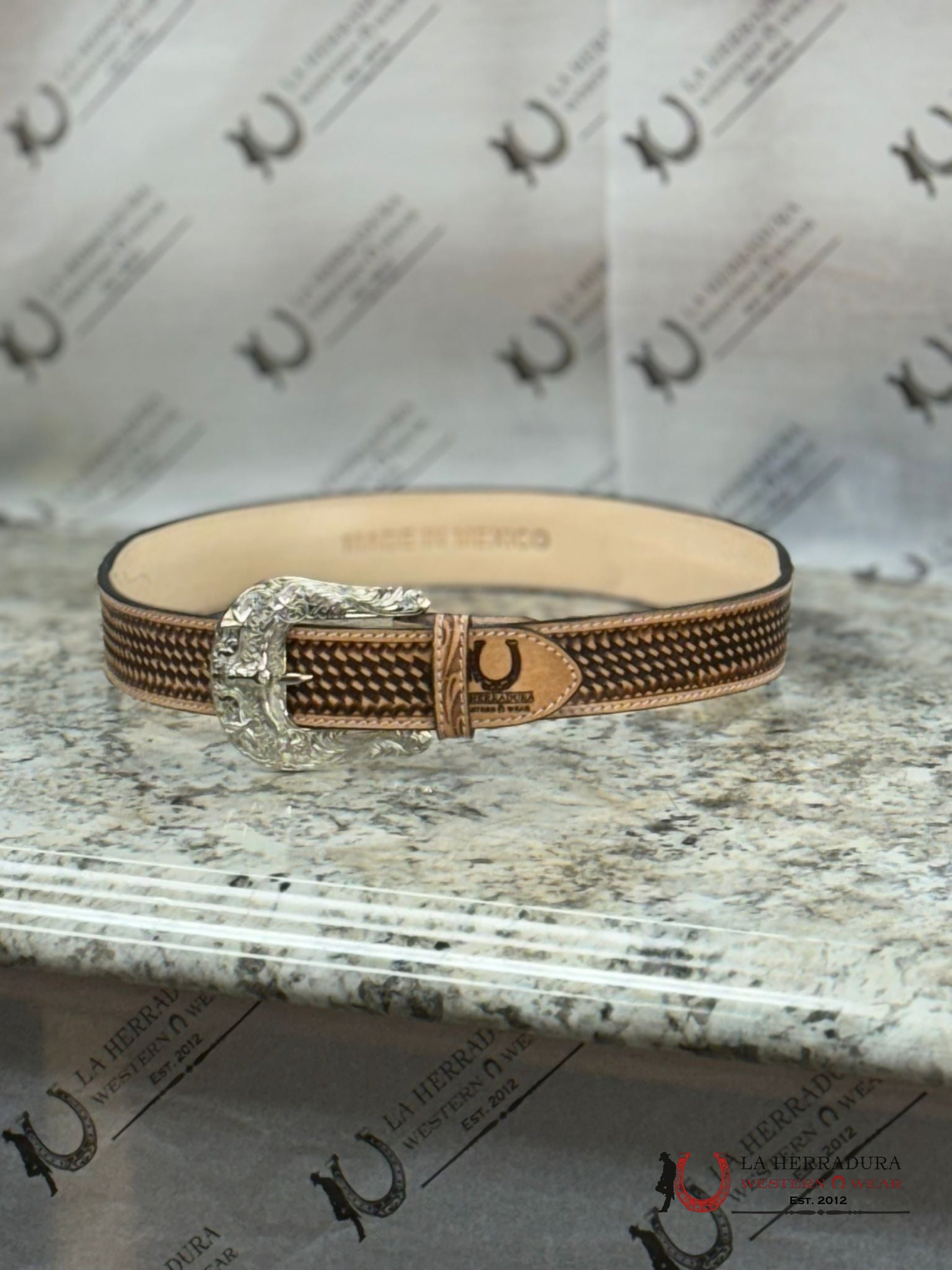 La Herradura Light Handtooled Belt Cinturones Hombres