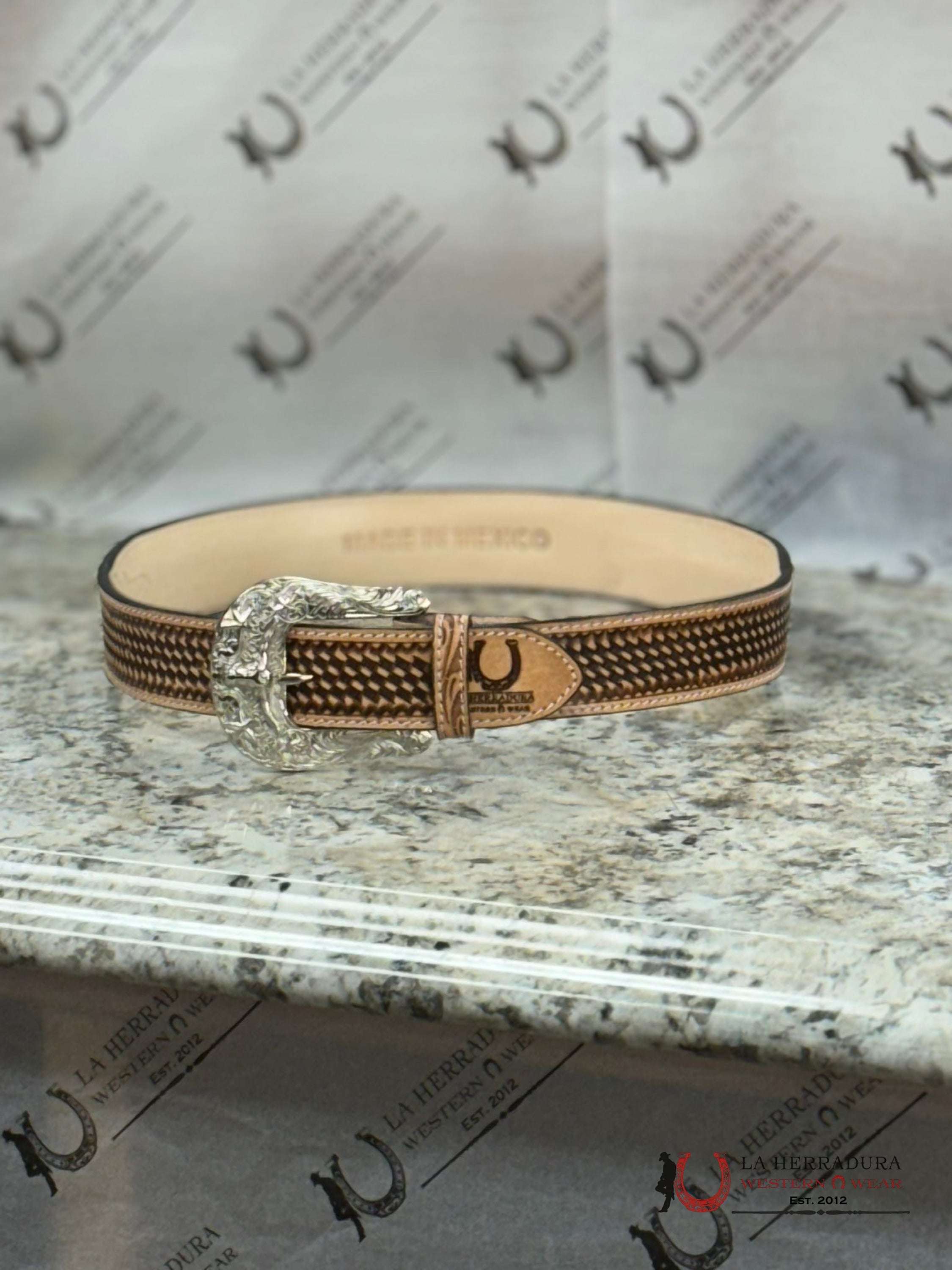 La Herradura Light Handtooled Belt Cinturones Hombres