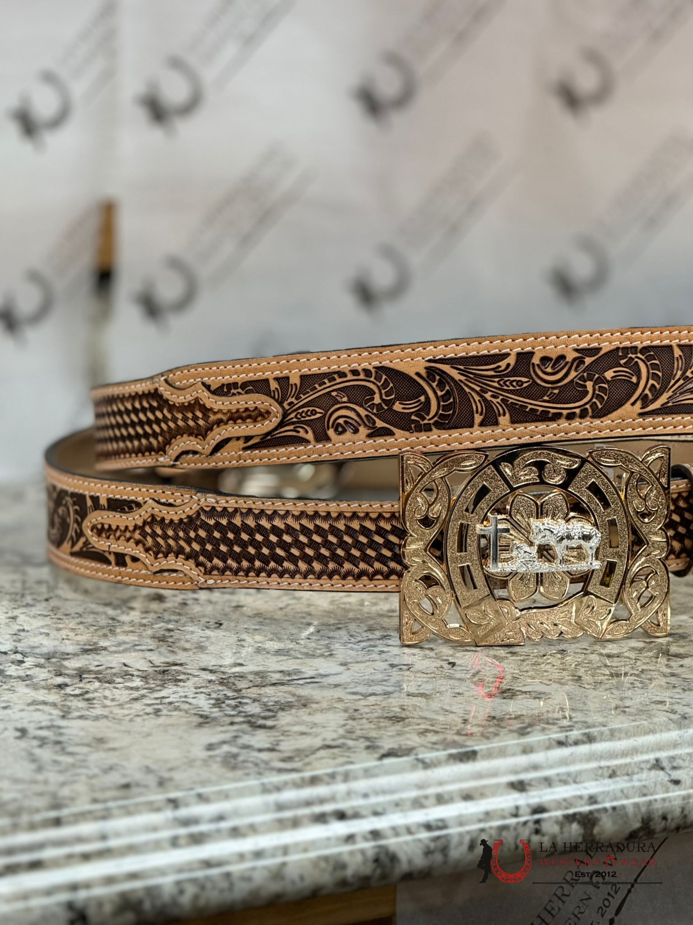 La Herradura Light Handtooled Belt Cinturones Hombres