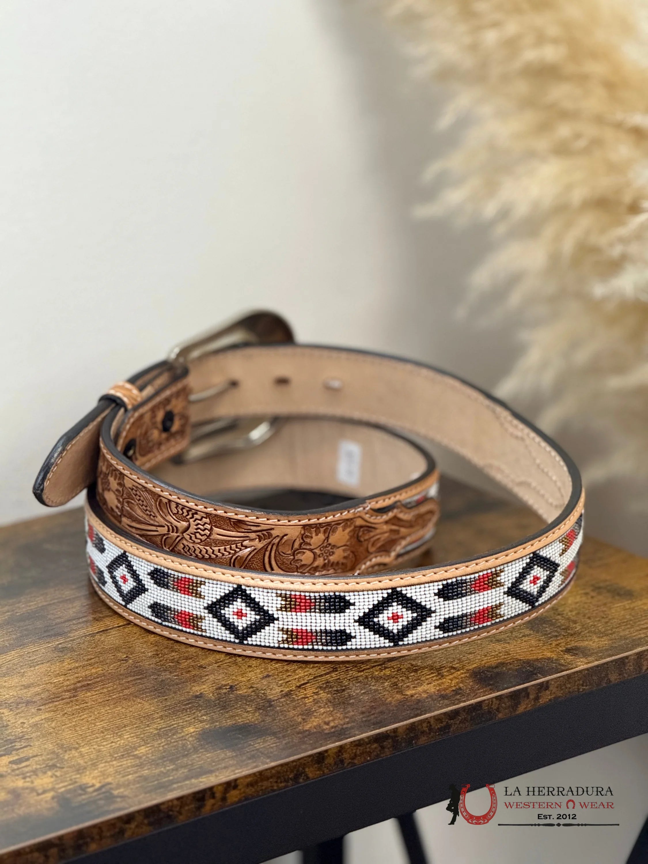 LA HERRADURA TAN HAND TOOLED PRINT W/ BEADED STYLE RED/WHITE CINTURONES HOMBRES