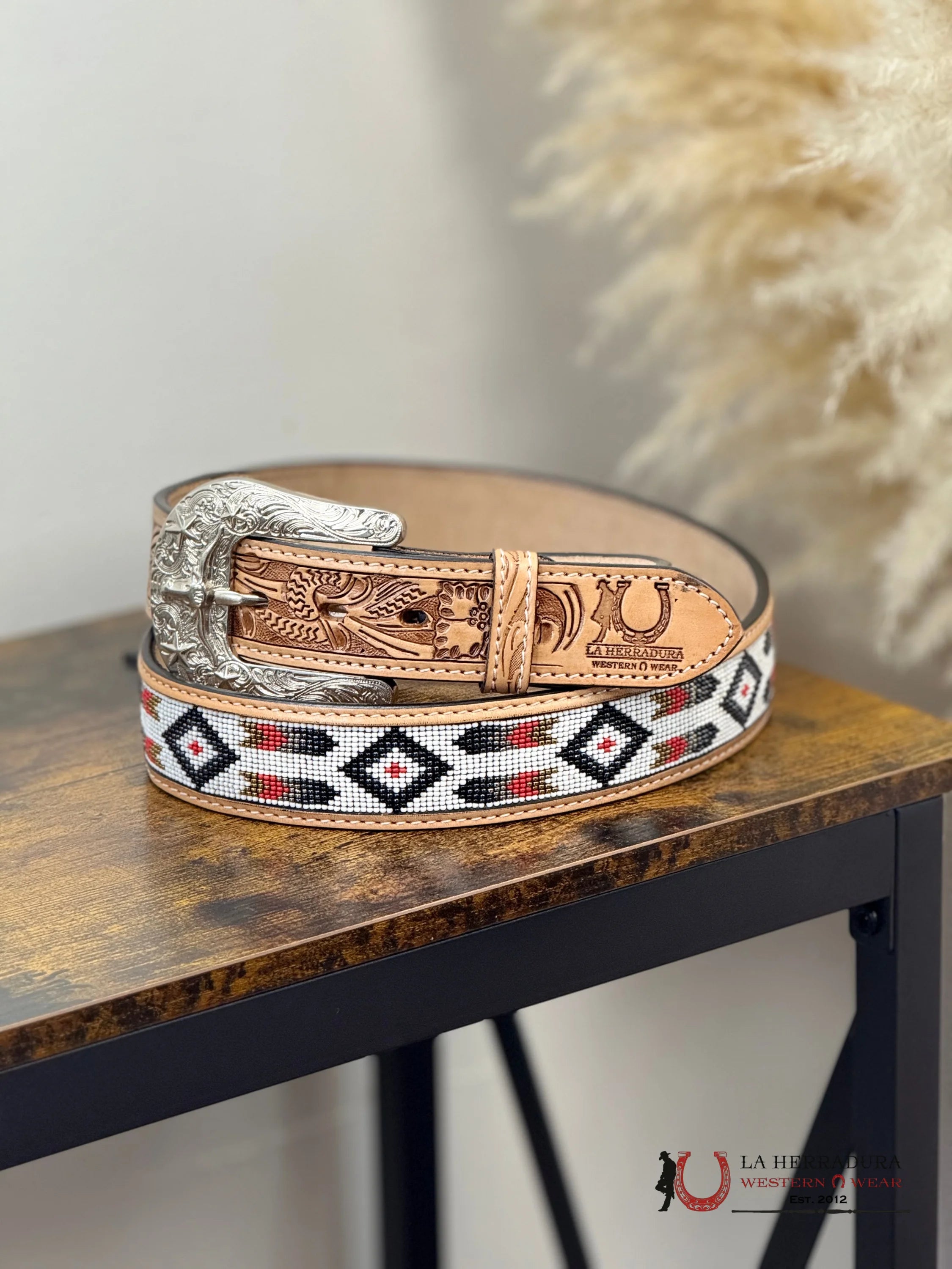 LA HERRADURA TAN HAND TOOLED PRINT W/ BEADED STYLE RED/WHITE CINTURONES HOMBRES