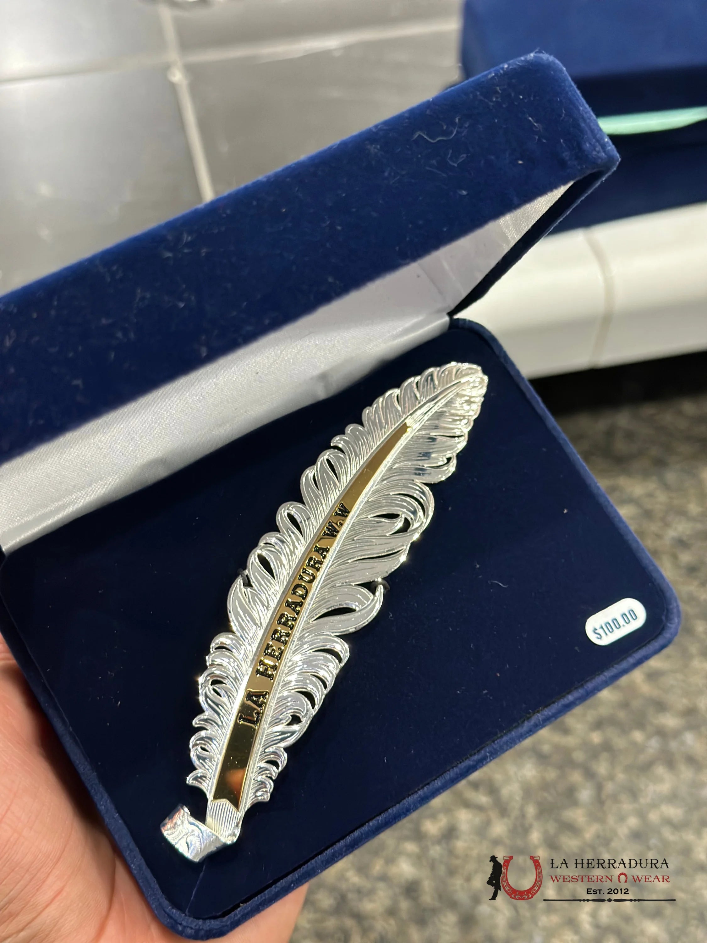 Montana Hat Feather Plata La Herradura W.w. Accesorios