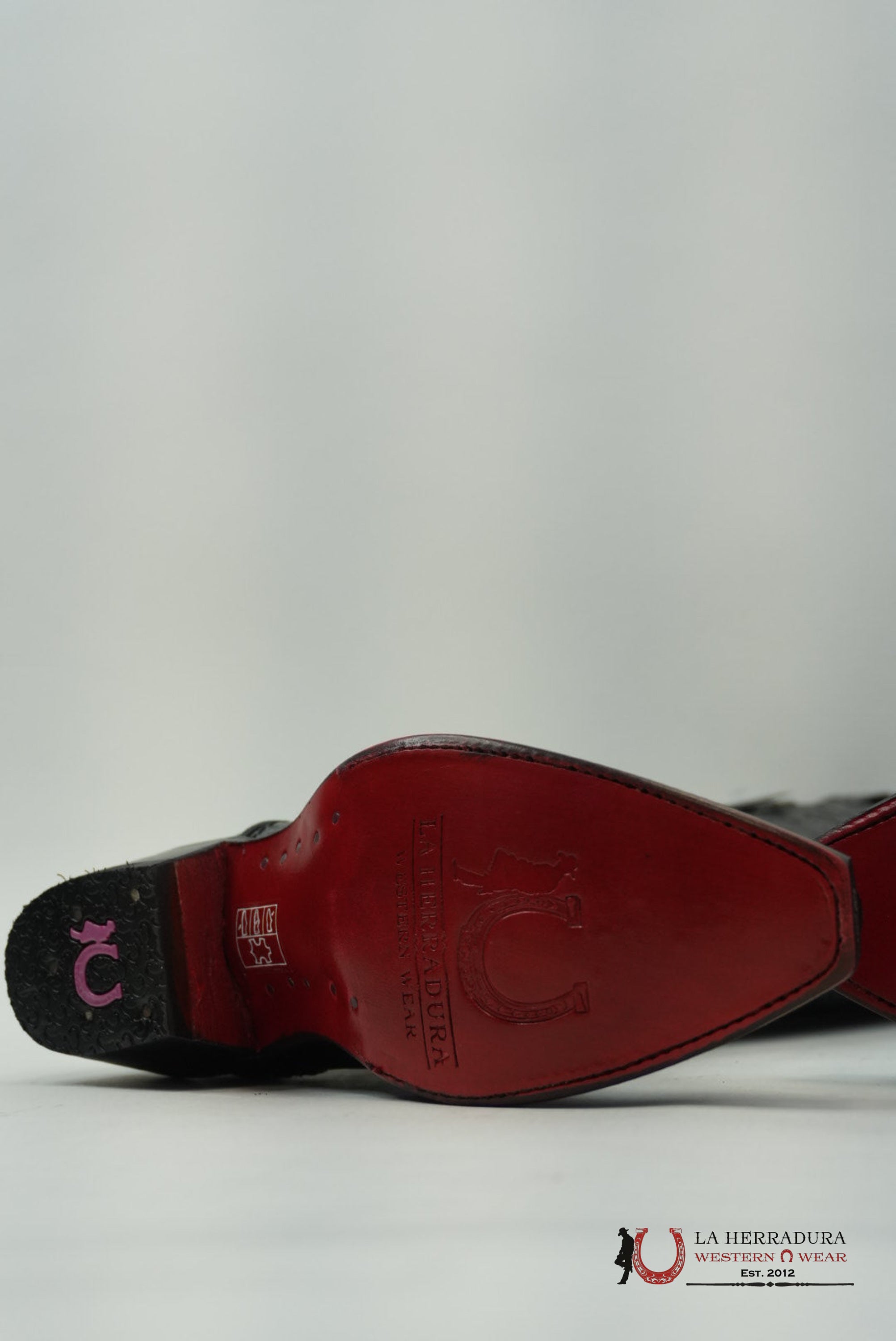 LA HERRADURA WOMEN TALL BOOT NANCY HD CINCELADI NEGRO SNIP TOE RED BOTTOM BOTAS MUJERES