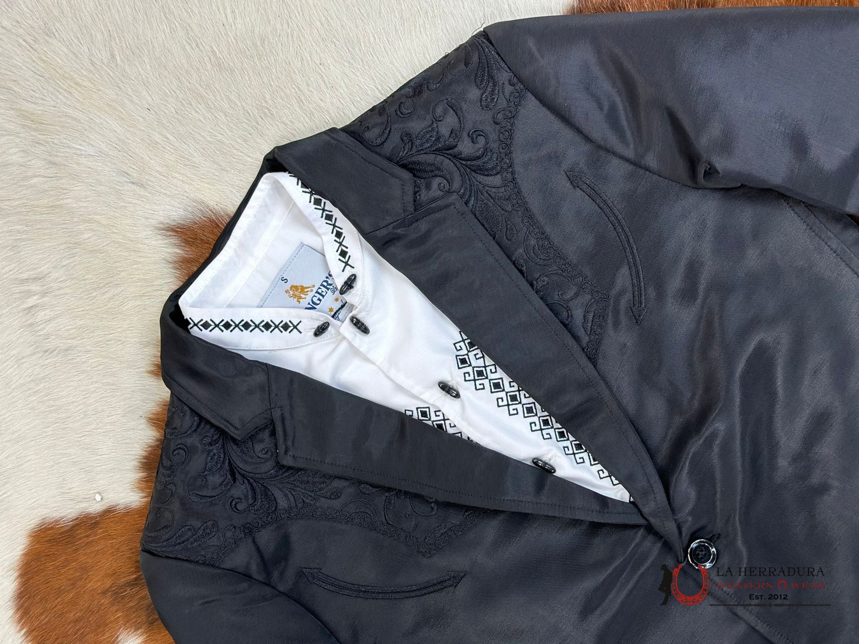 Lamasini Black Embroidered Smooth Blazer Lam505-2147 Ropa Hombres