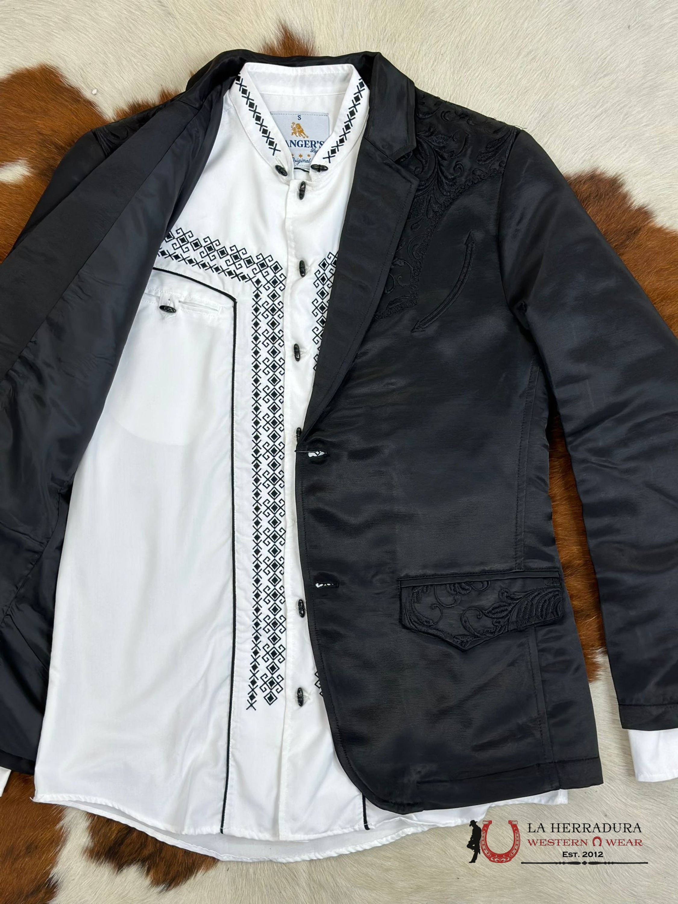 Lamasini Black Embroidered Smooth Blazer Lam505-2147 Ropa Hombres