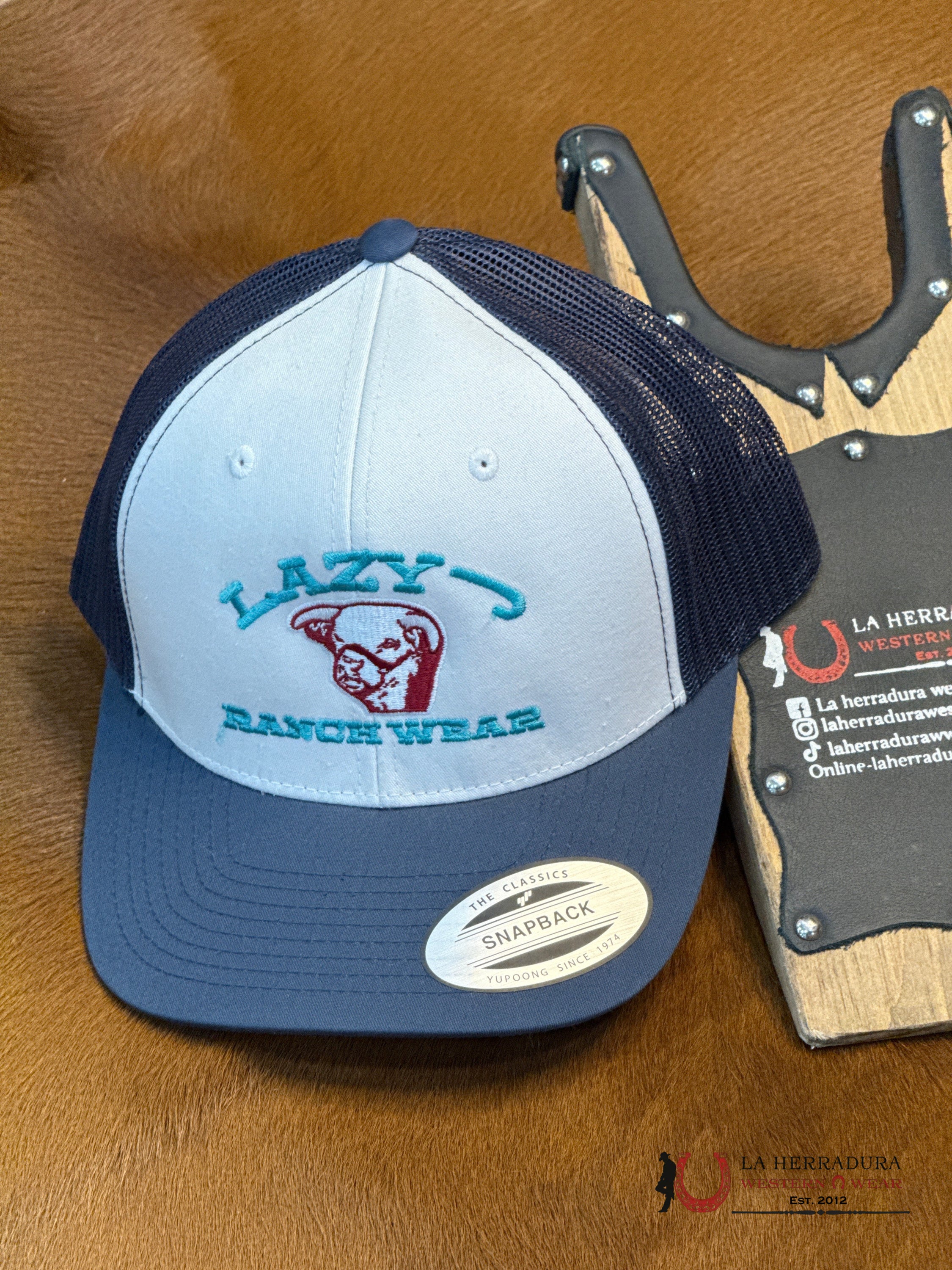 LAZY RANCH WHITE /BLUE CAP