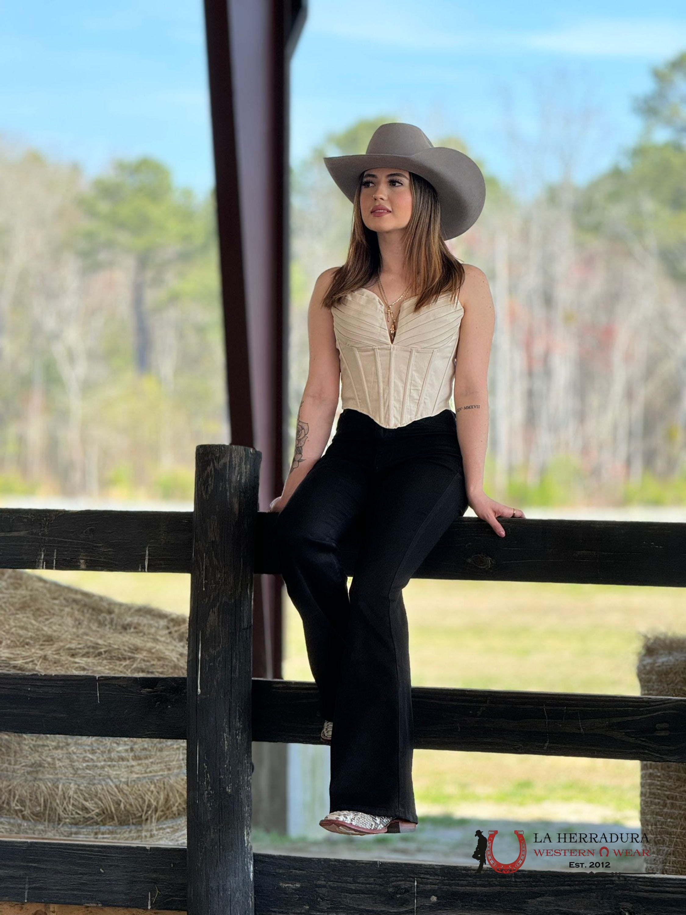 Lc Collection Cream Corset Deep V Strap Top Ropa Mujeres