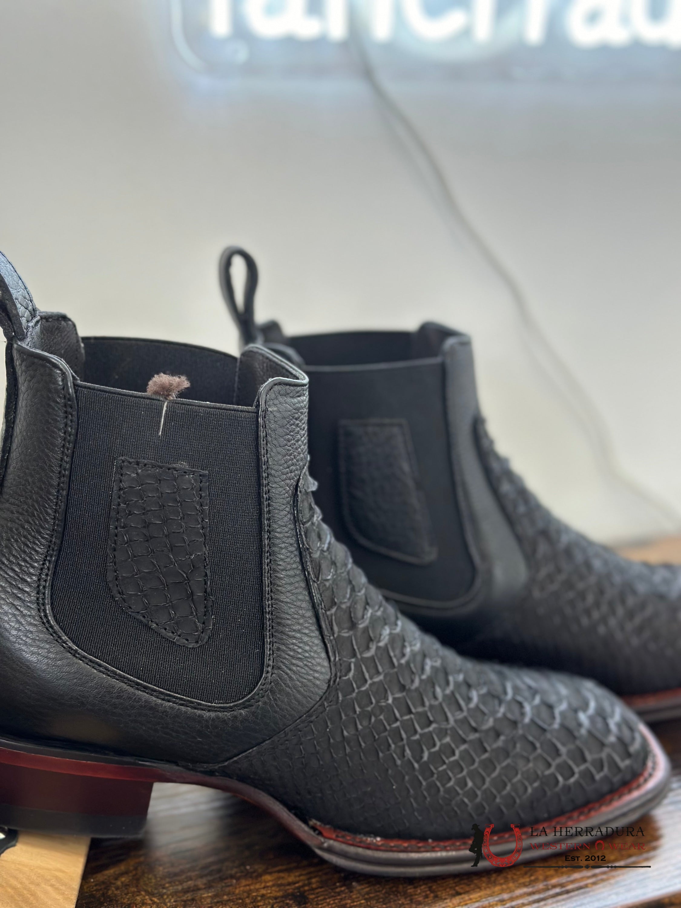 Los Altos Men Python Nobuck Black Square Toe Short Boot Botas Hombres