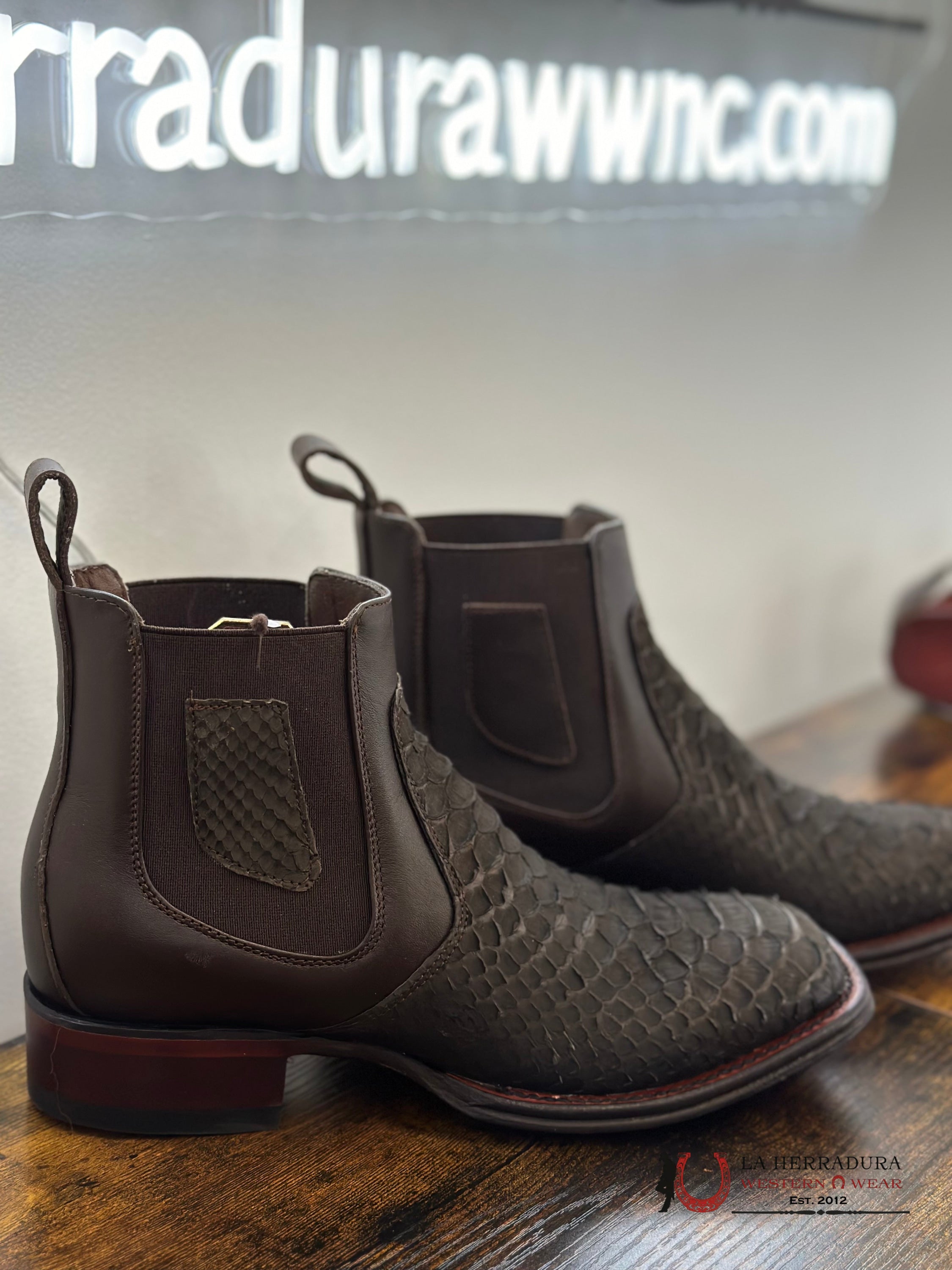 Los Altos Men Python Nobuck Brown Square Toe Short Boot Botas Hombres