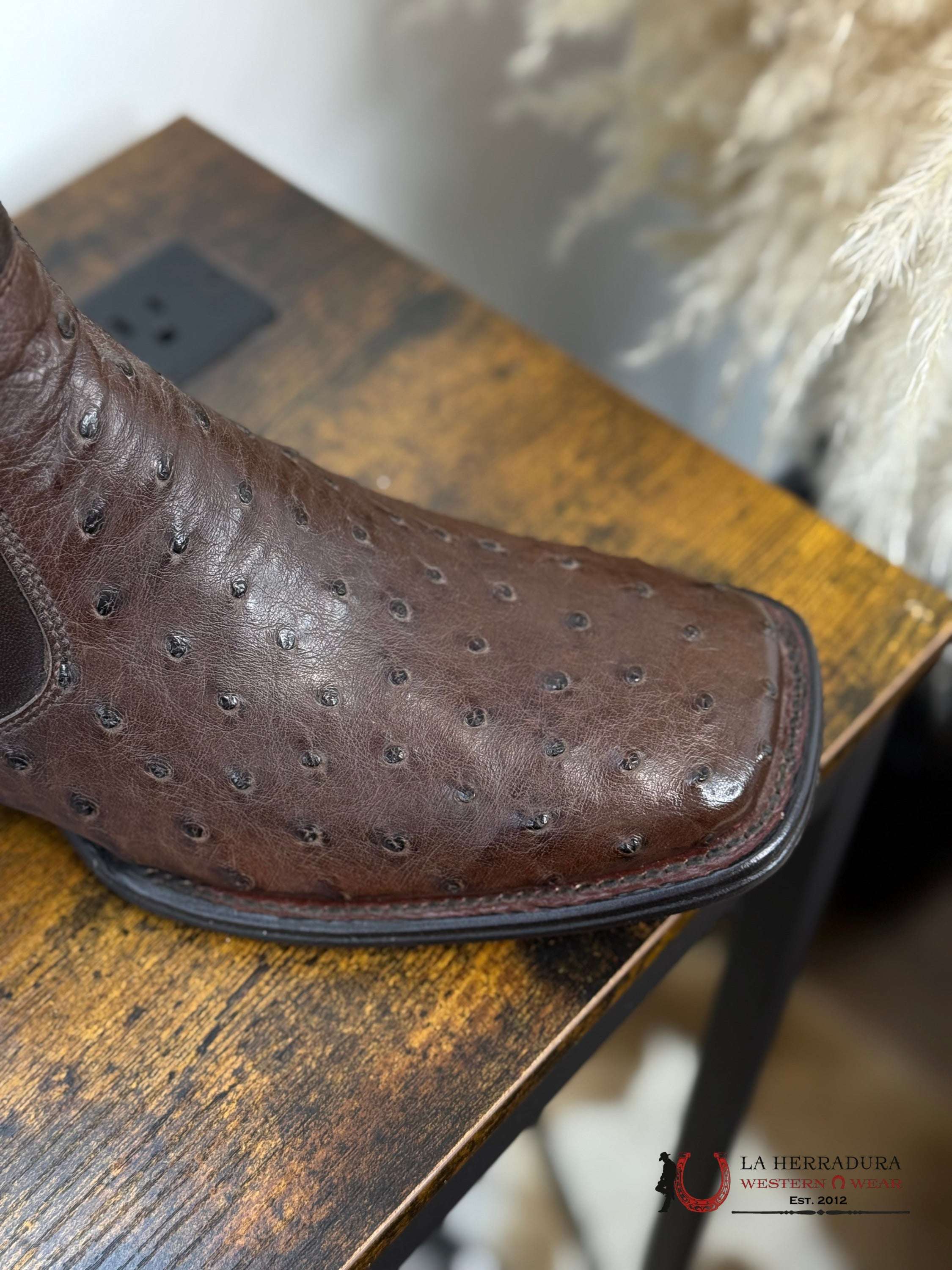 LOS ALTOS SHORT BOOT EXOTIC TOBACCO OSTRICH SQ. TOE -82BV0359 BOTAS HOMBRES