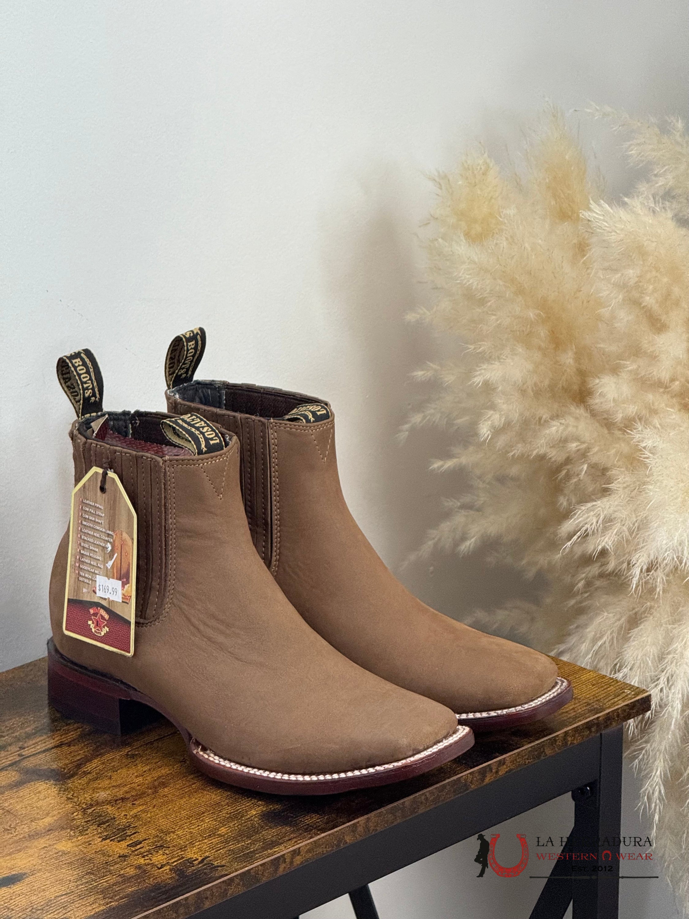 LOS ALTOS SHORT BOOT NOBUCK TAUPE SQ. TOE -82B6361 BOTAS HOMBRES