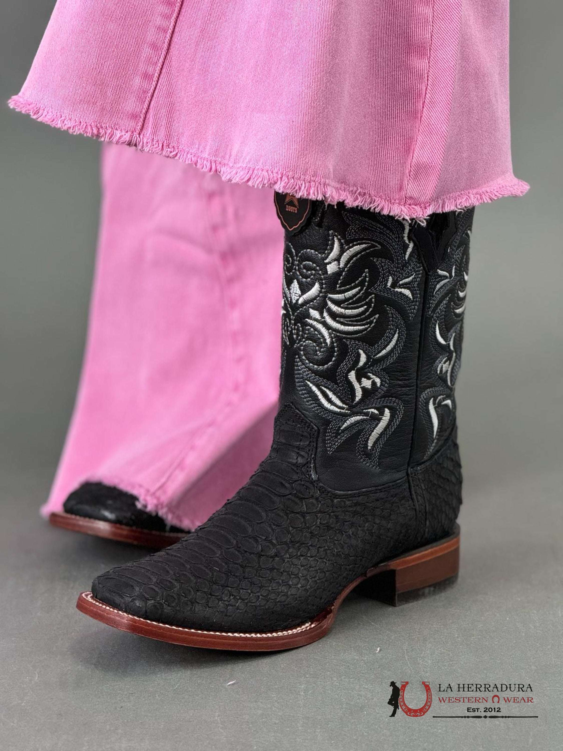 Los Altos Wide Square Toe Python Nobuck Black Botas Mujeres