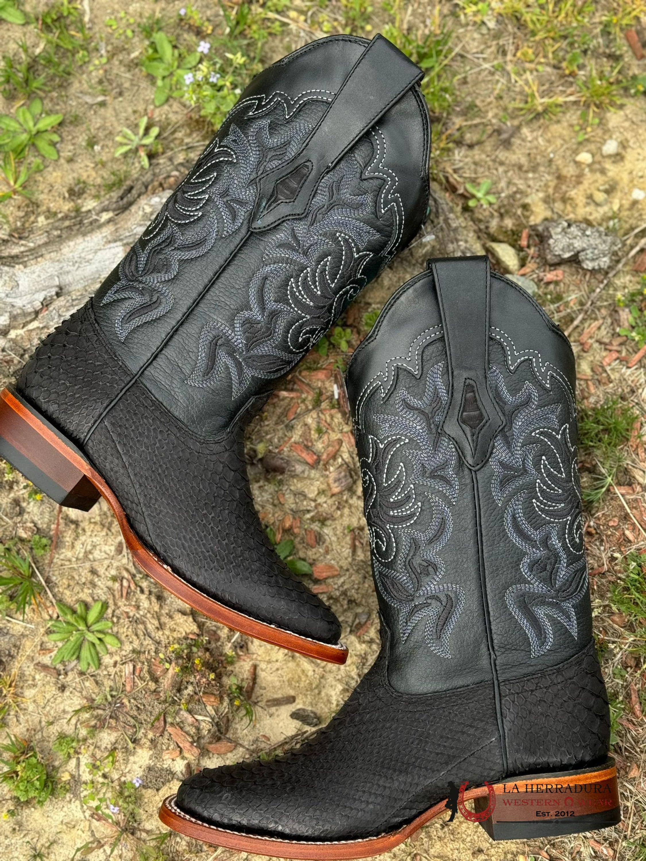 Los Altos Wide Square Toe Python Nobuck Black Botas Mujeres