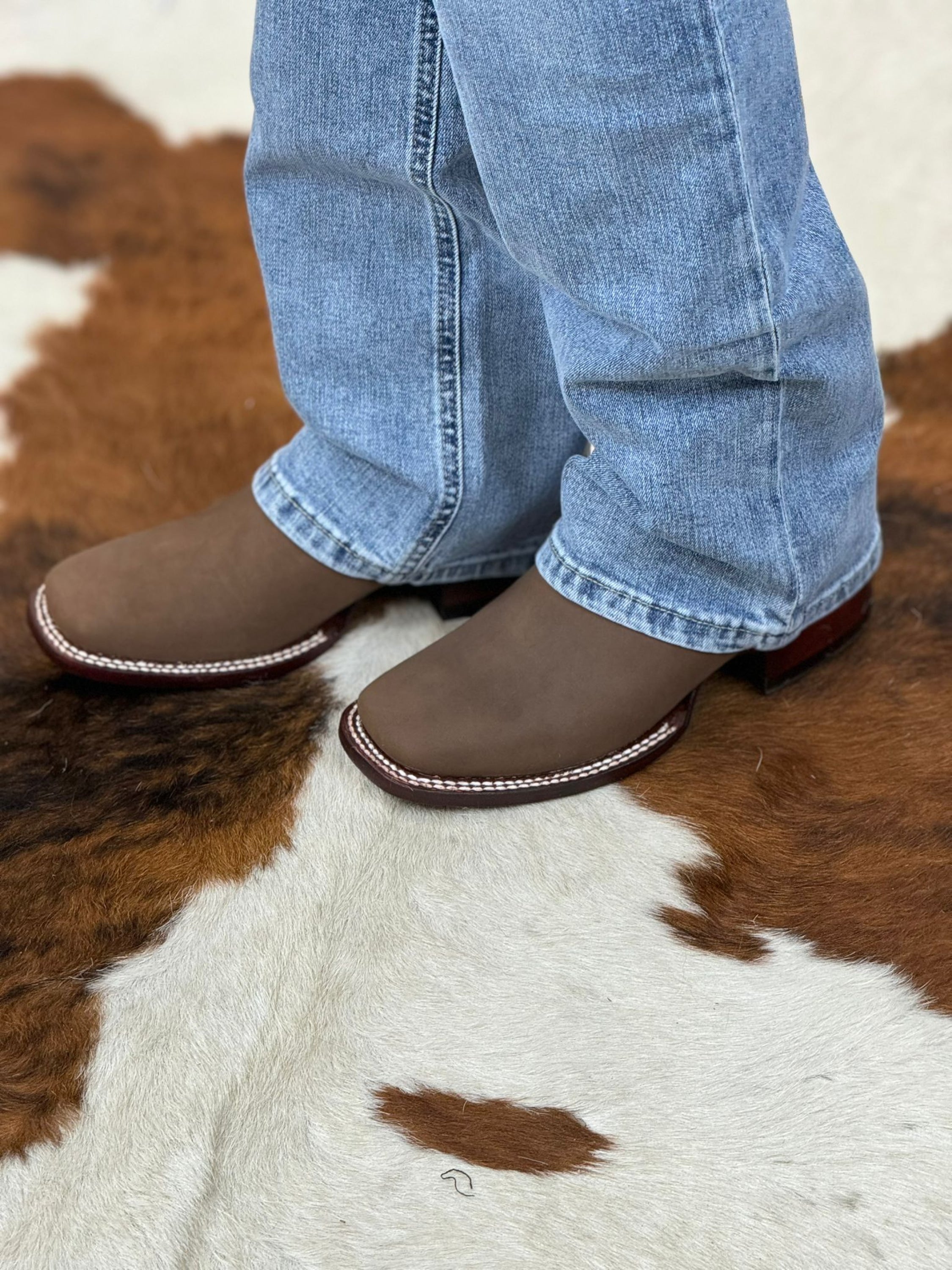 Los Altos Women’s Short Boot Nobuck Taupe 32B6361 Botas Mujeres