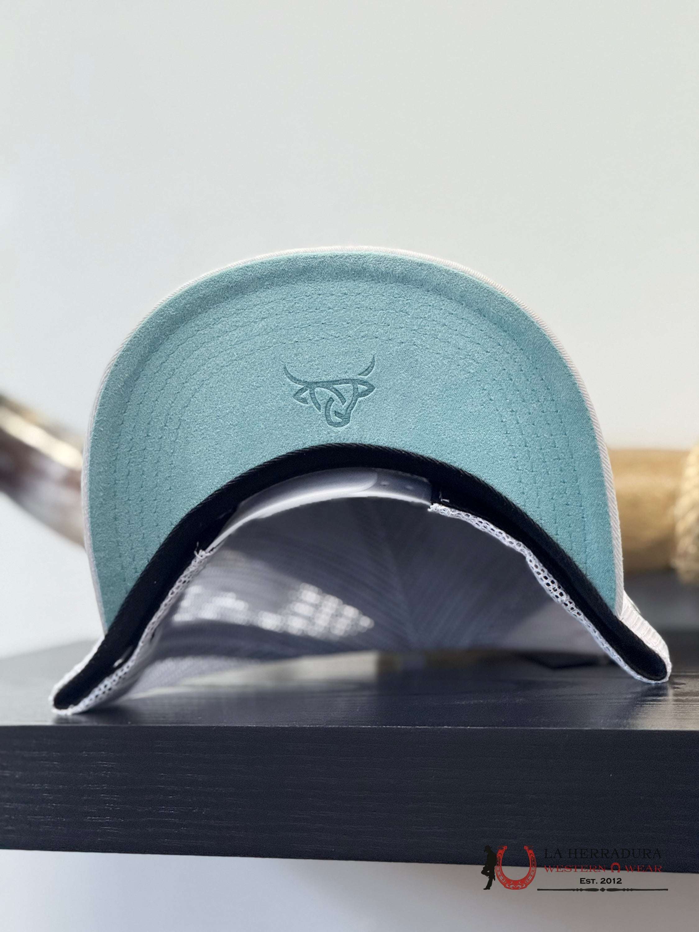 LOST CALF WHITE Style 1.5 BLACK CAPS MENS GORRAS HOMBRES