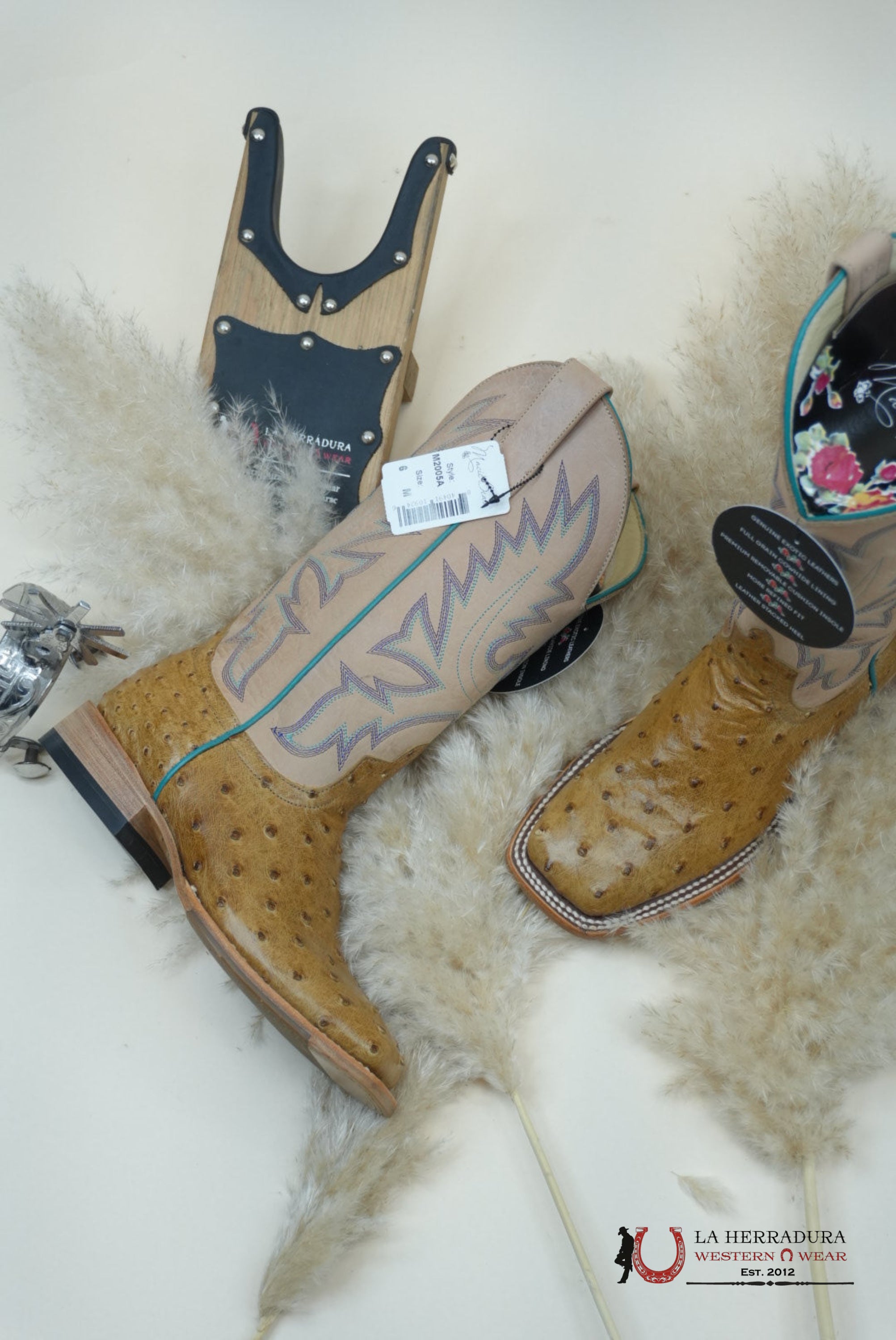 Macie Beam Antique Saddle Fq Ostrich Bleached Bone Botas Mujeres