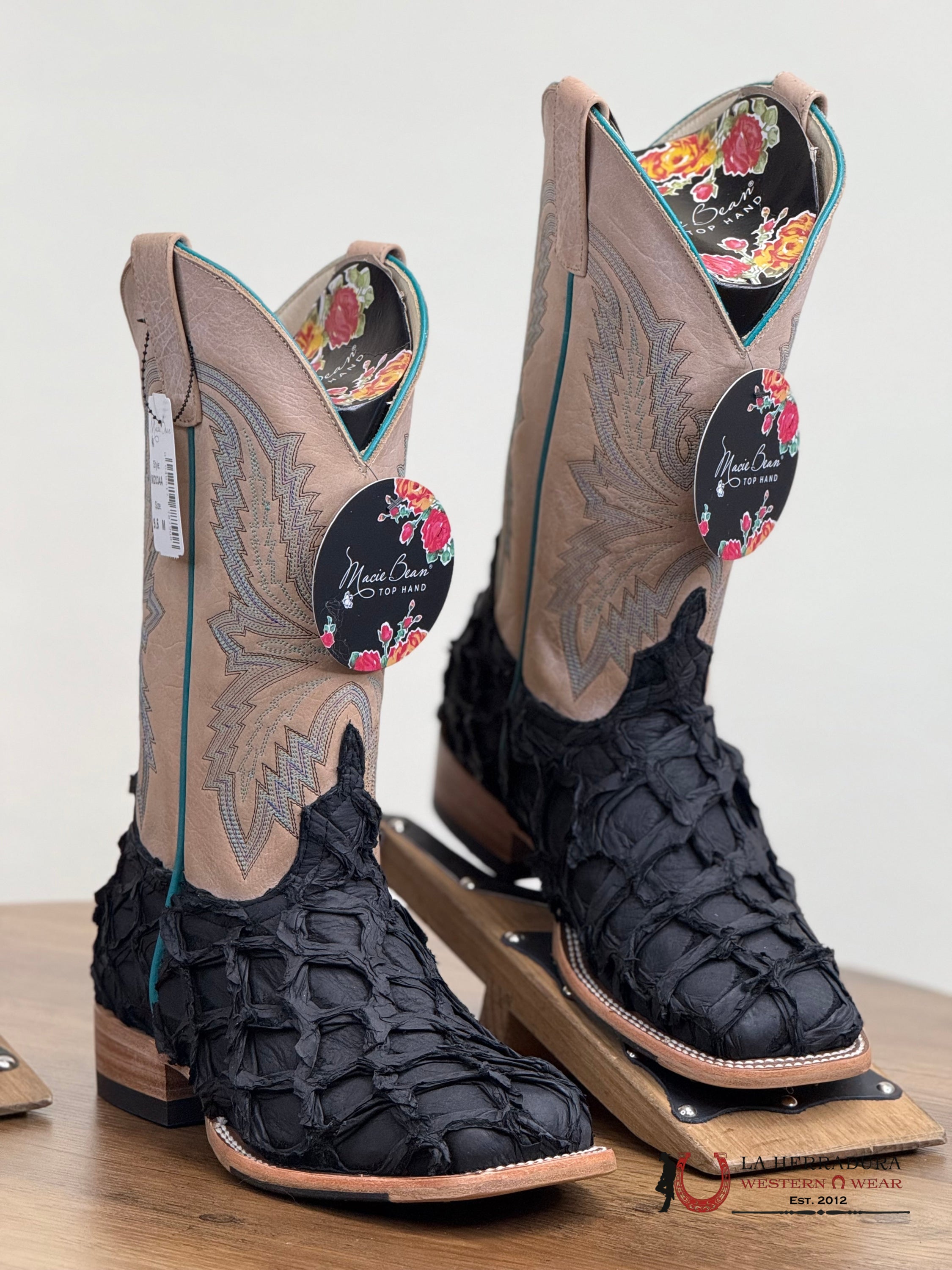 Macie Beans Black Matte Big Bass 12” Bleached Bone Botas Mujeres