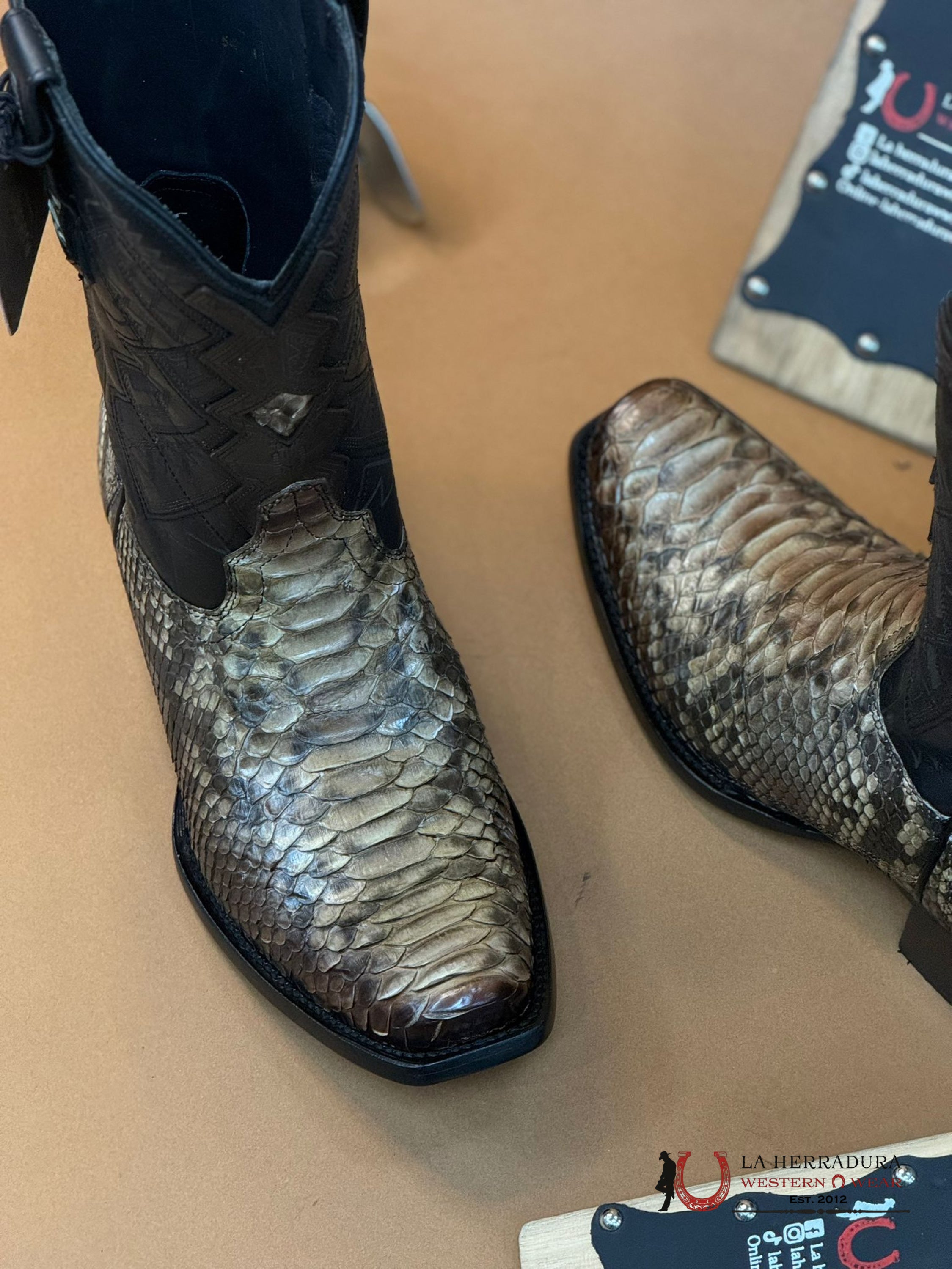 Mahuestic Phyton Arena Semi Square Toe Nae0632 Botas Hombres