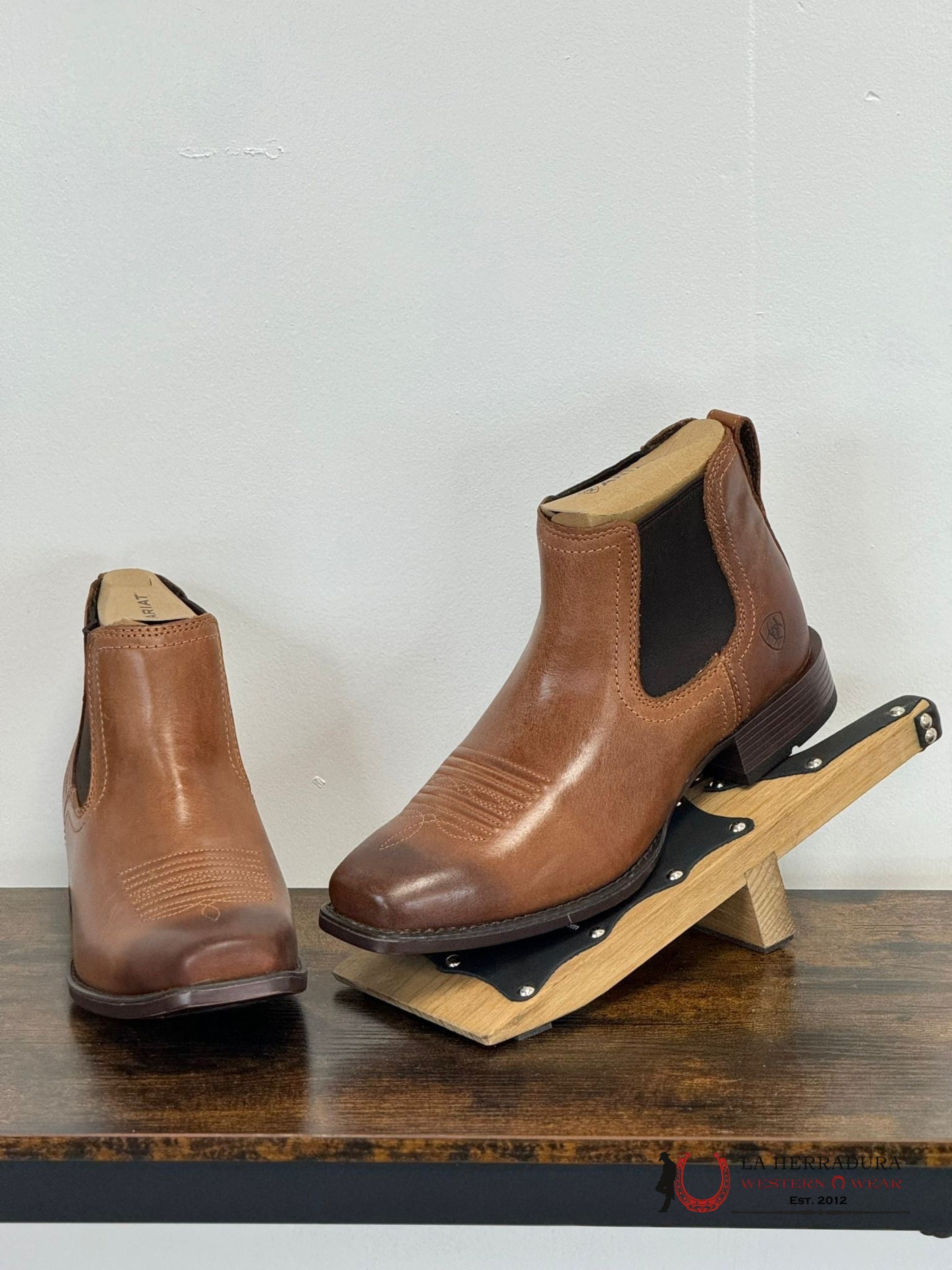 Mens Ariat Booker Ultra Square Toe Almond Roca Short Boot Botas Hombres