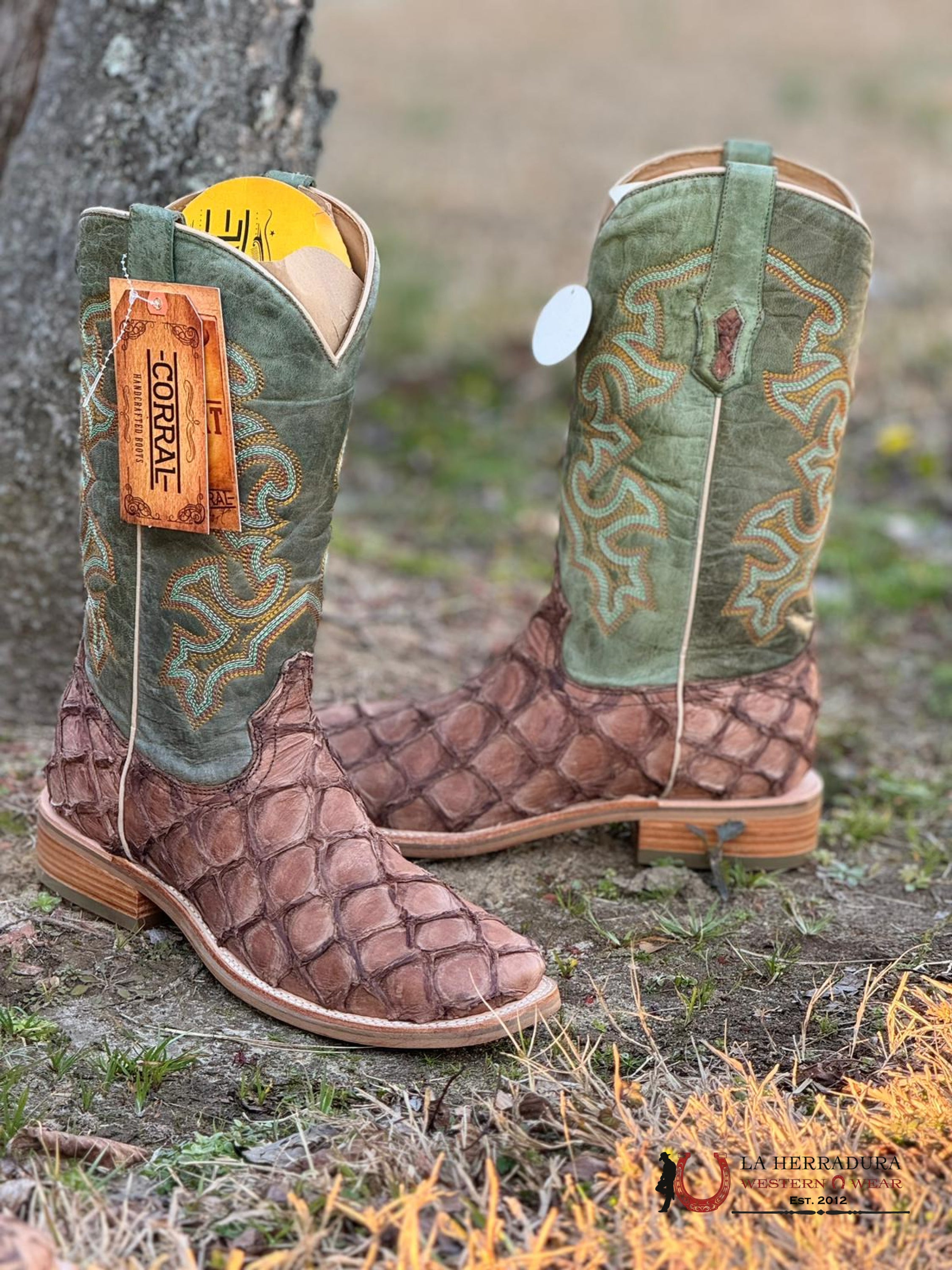 Mens Corral Brown / Turquoise Green Top Fish Embroidery Botas Hombres