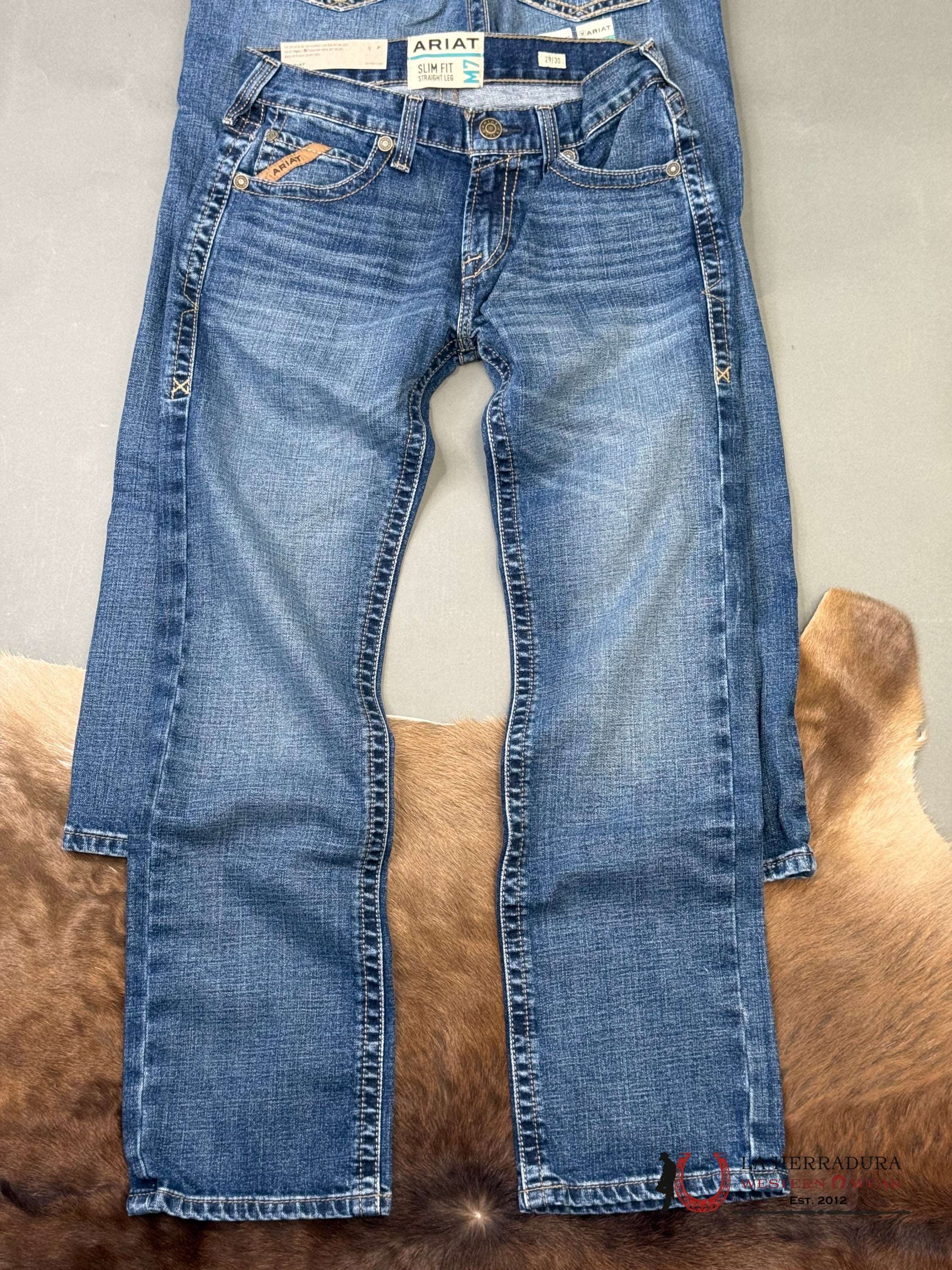 MENS M7 ARIAT WASH HEATH SLIM FIT STRAIGHT LEG BOOT CUT JEANS 1398 ARIAT JEANS