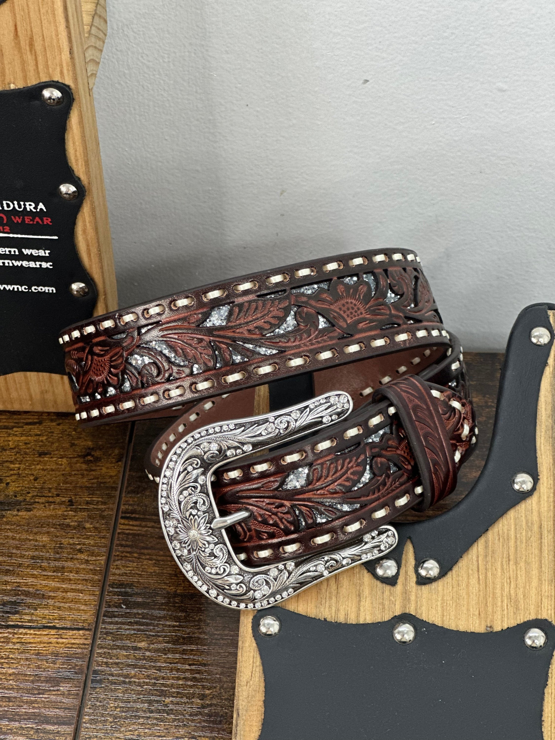 Nocana Handtooled Chocó Sparkle Inlay Belt Cinturones Mujeres