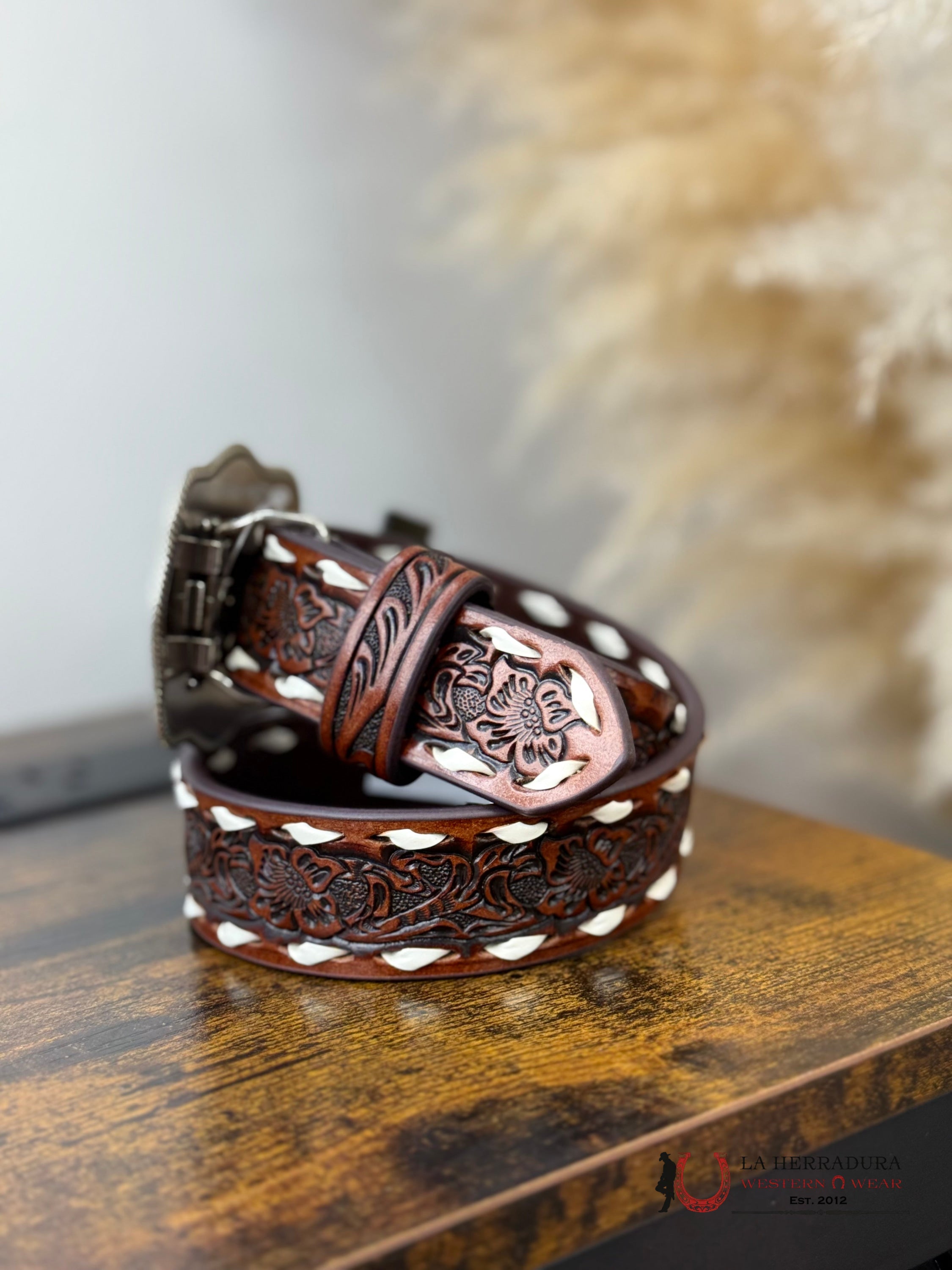 NOCONA BELTS BOY BROWN HAND TOOLED BELT WITH WHITE STITCHING- N4436208 NIÑOS