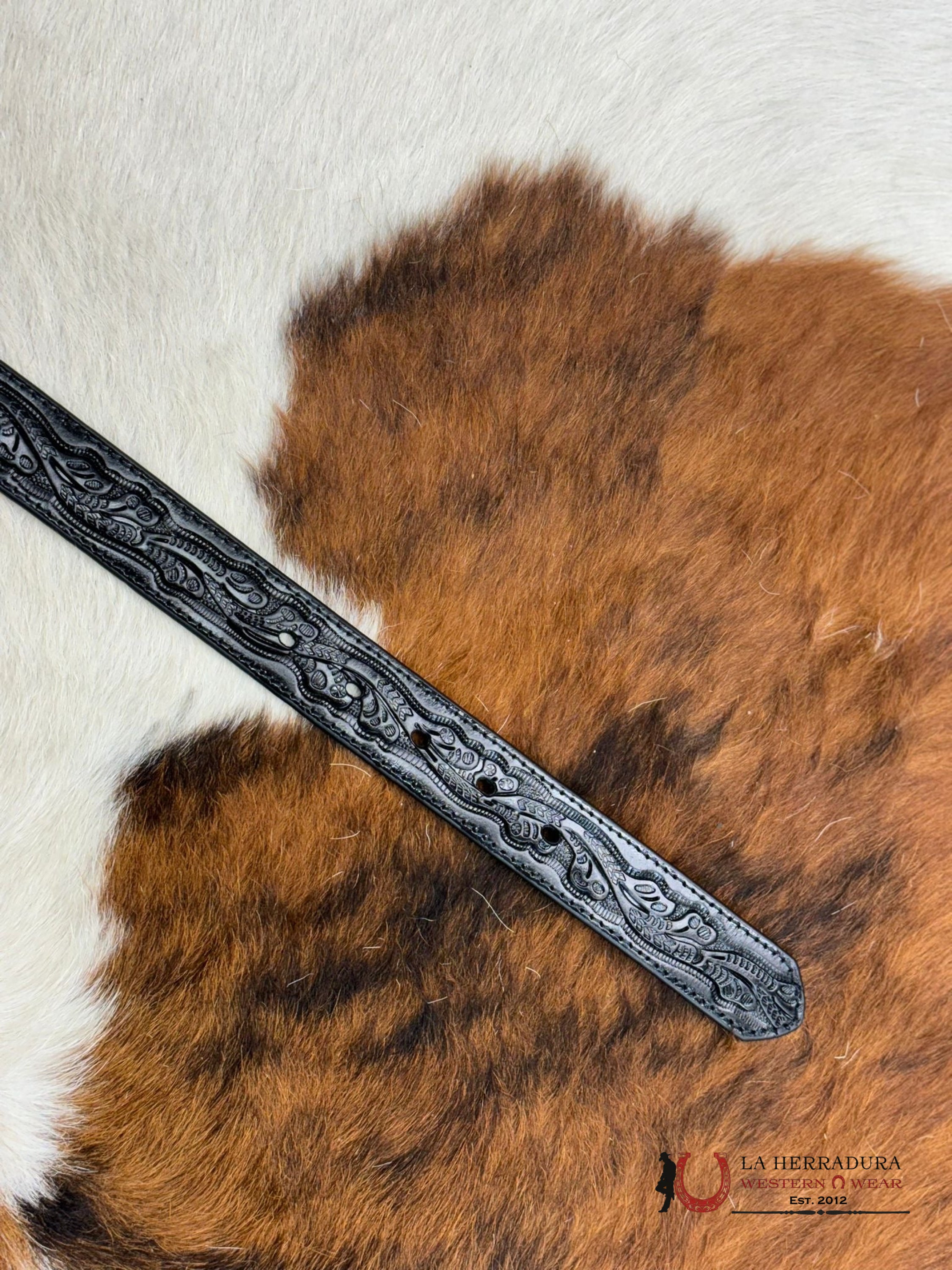 Nocona Boy Belt Black Hand Tooled Round Buckle Niños