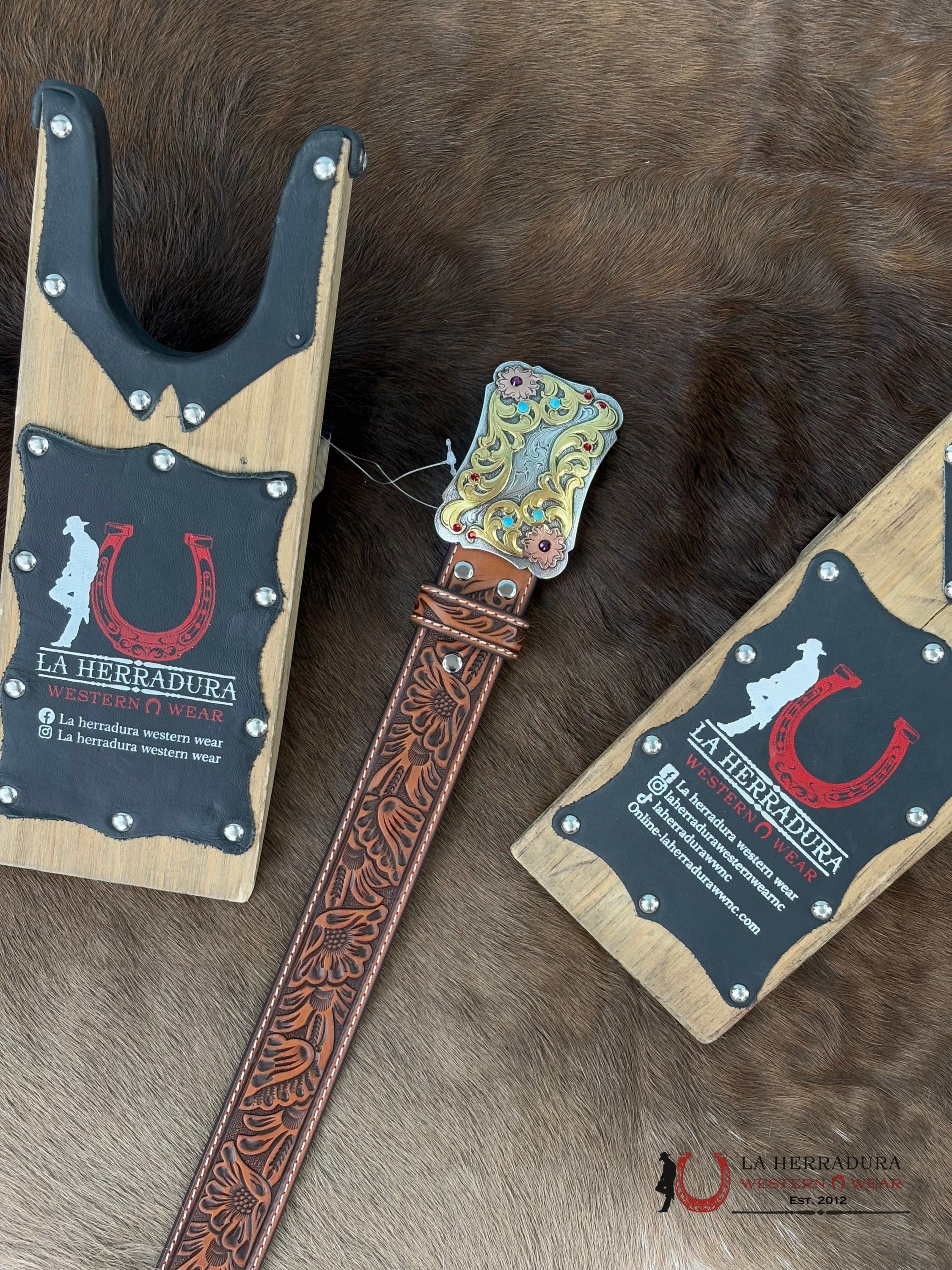 Nocona Cognag Floral Emborded Jewl Buckle Cinturones Mujeres