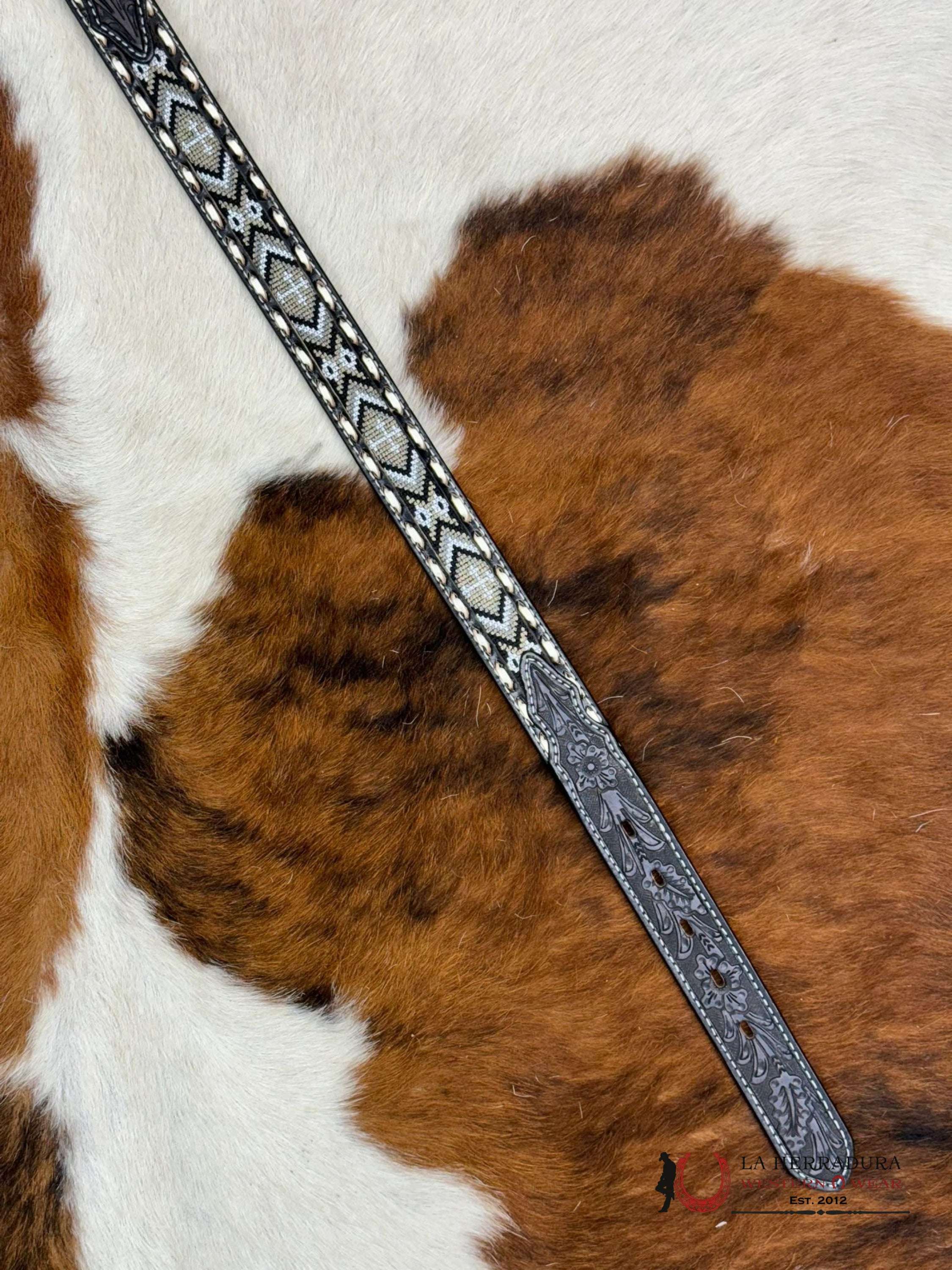 Nocona White & Black Aztec Stitched Round Buckle Niños