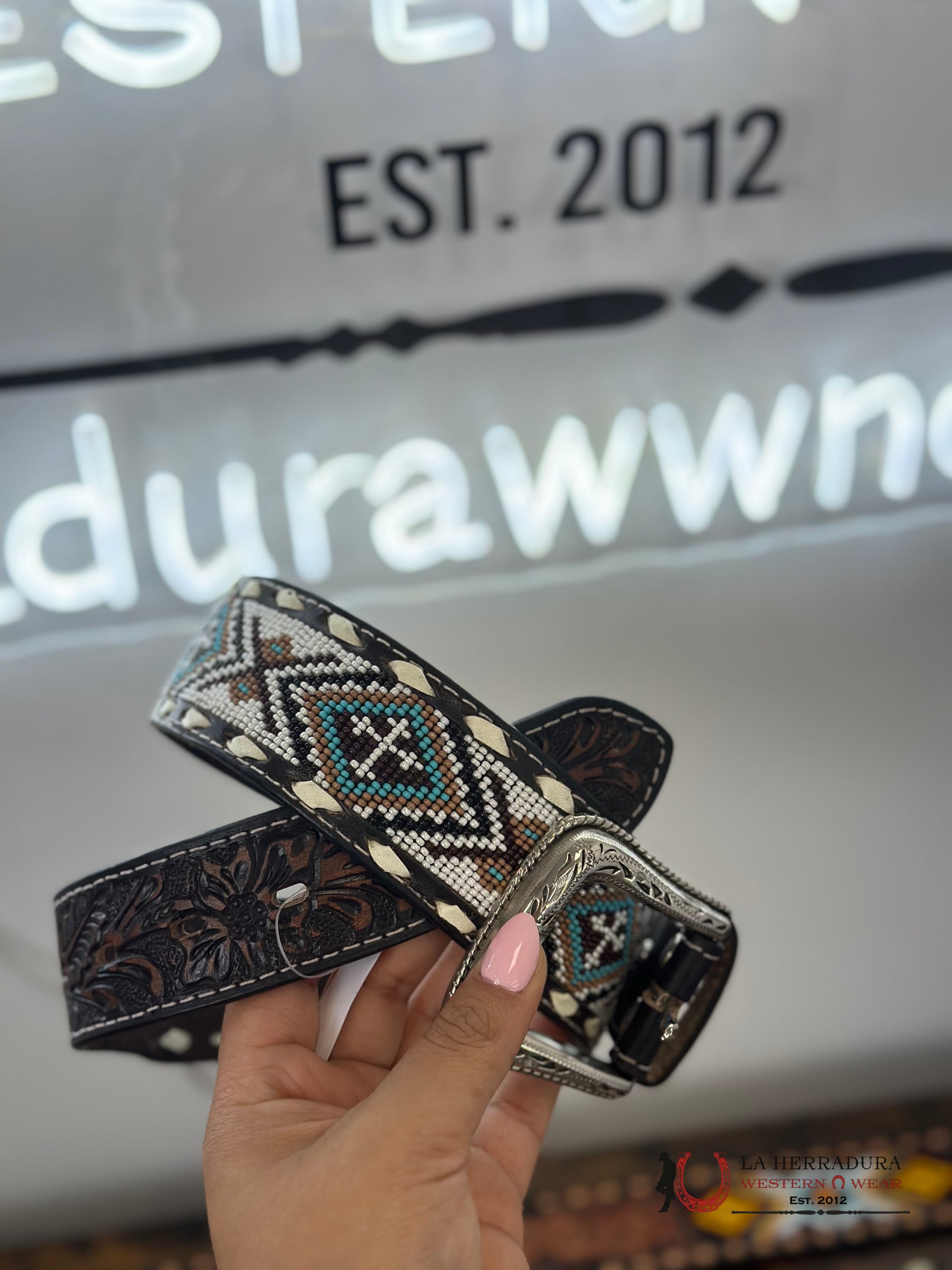 Nocona White Cross Aztec Beaded Belt Cinturones Hombres