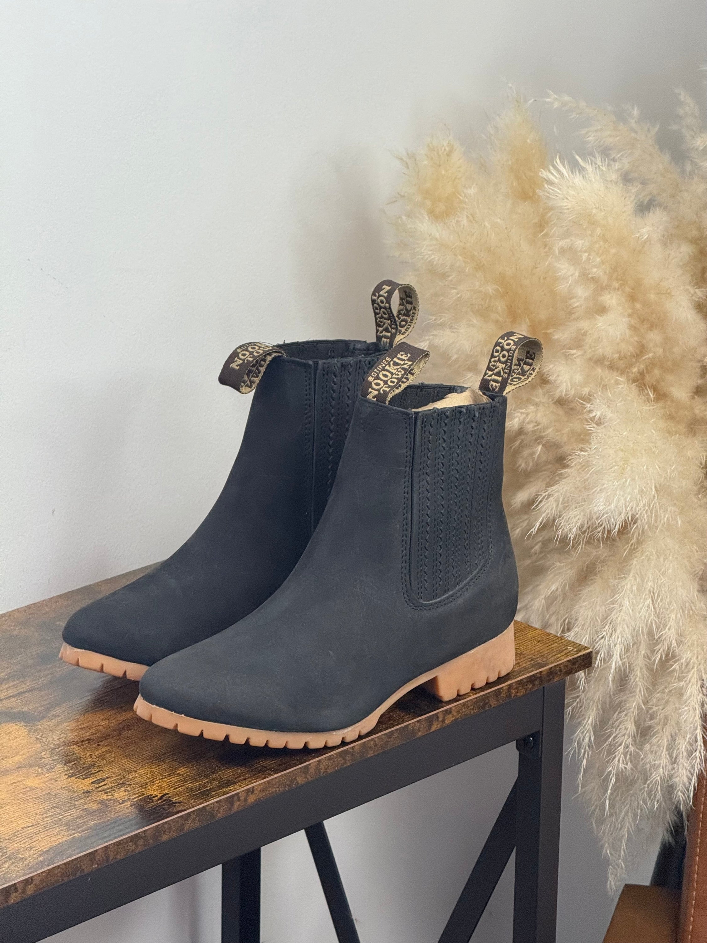 NOOKIE TOWN SHORT BOOT NOBUCK BLACK ROUND TOE BOTAS HOMBRES