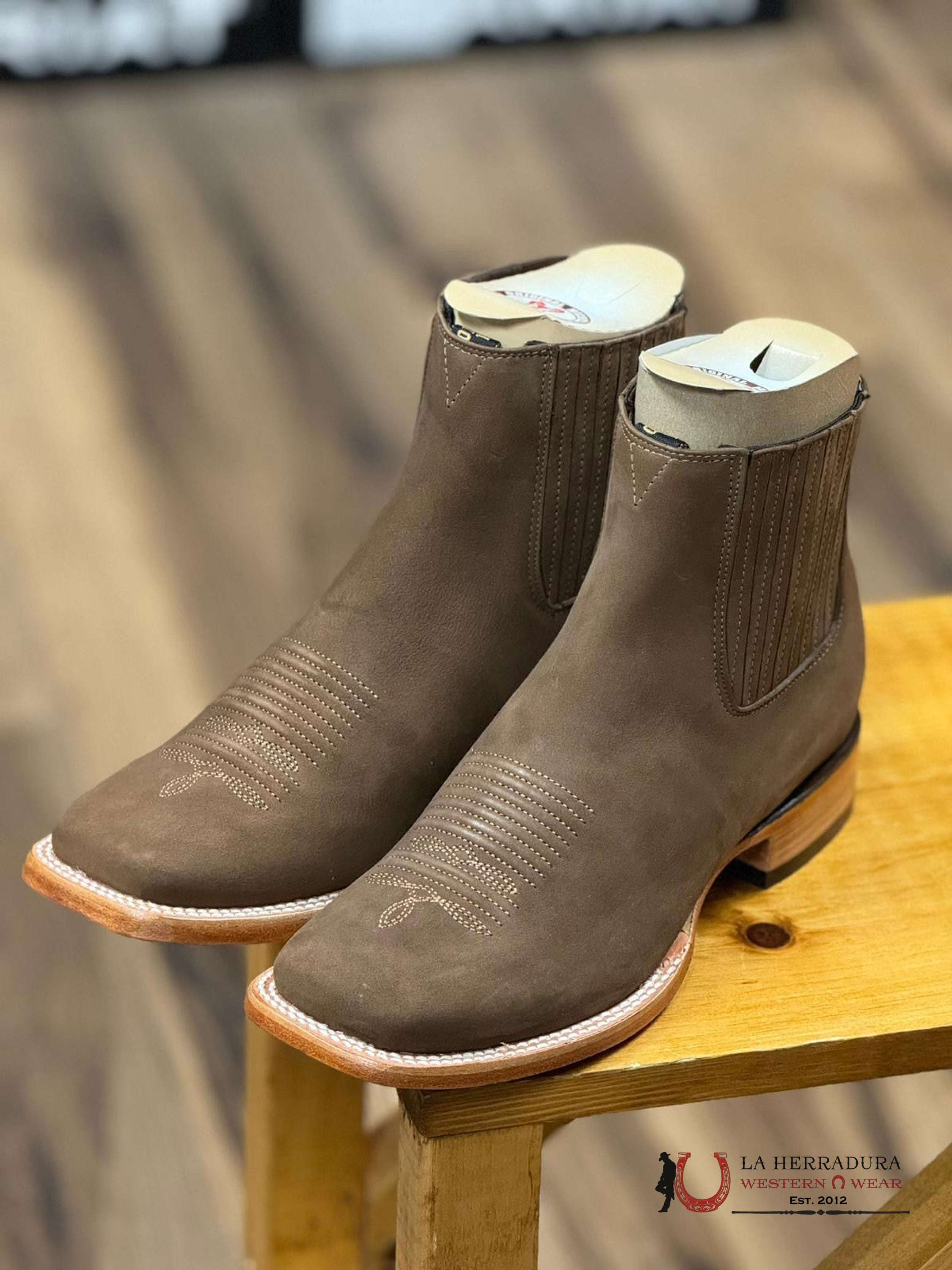 Original Michel Nobuck Taupe Square Toe Short Boot Botas Hombres