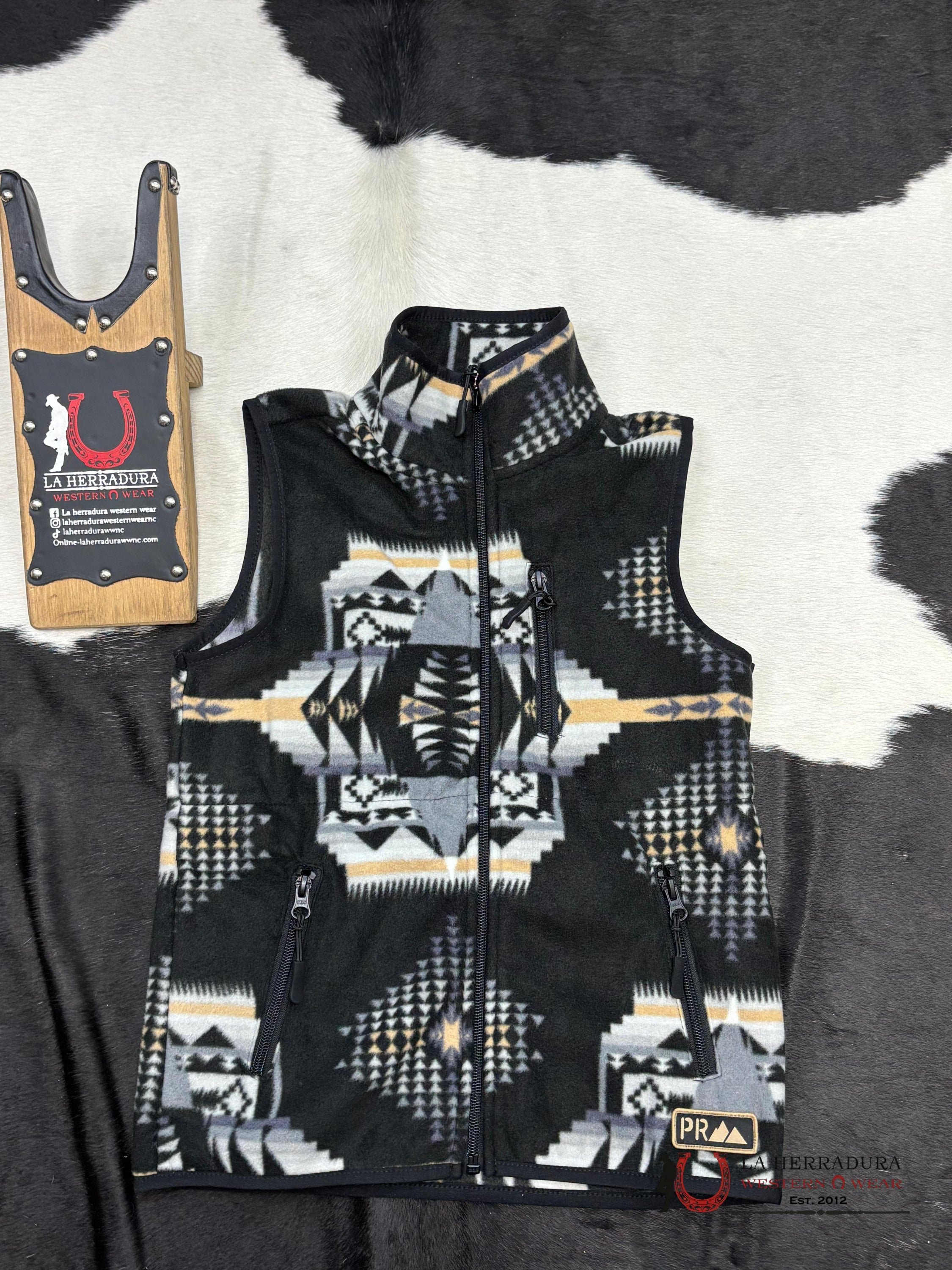 Panhandle Black Aztec Printed Fleece Vest Niños