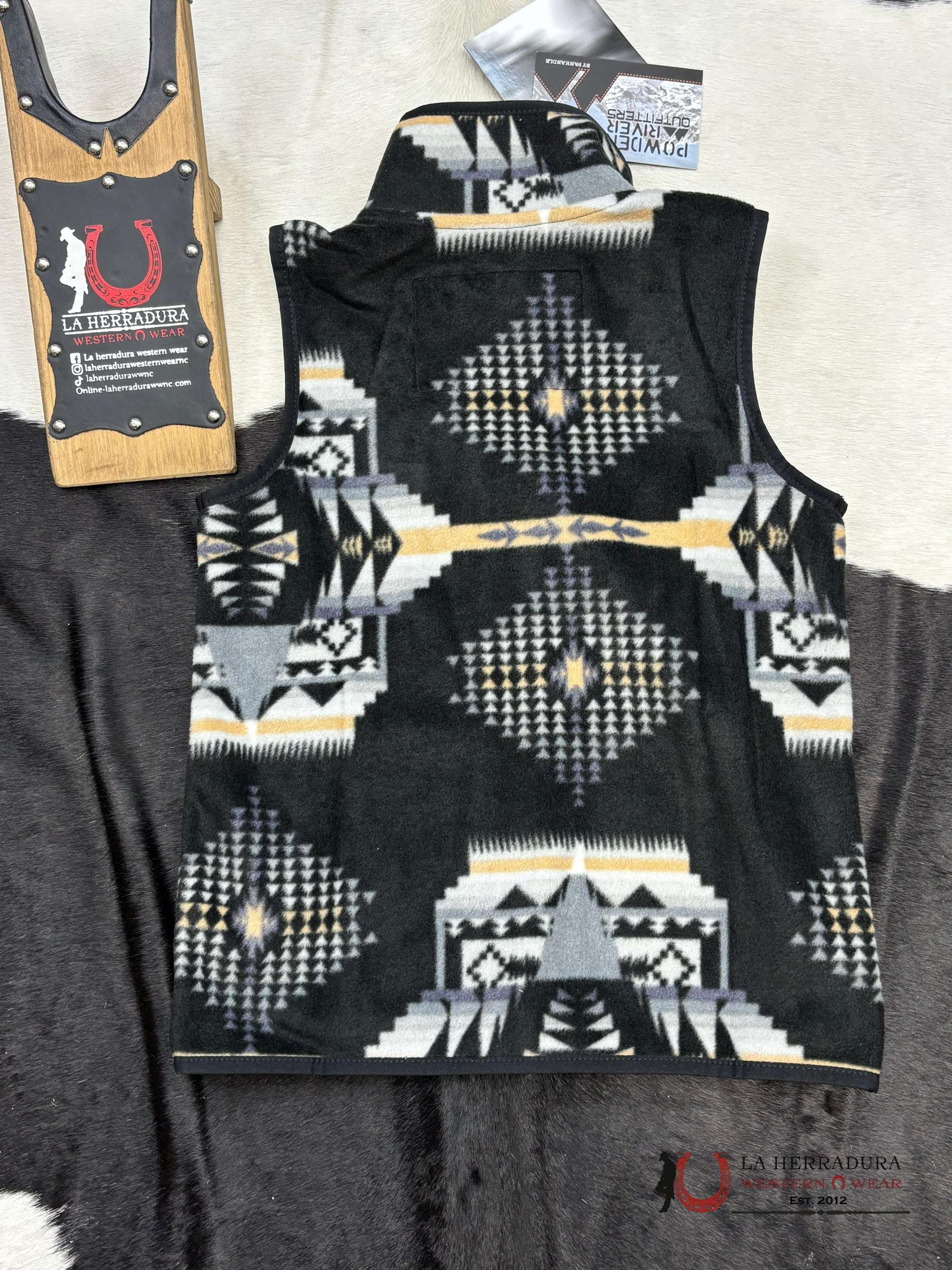 Panhandle Black Aztec Printed Fleece Vest Niños