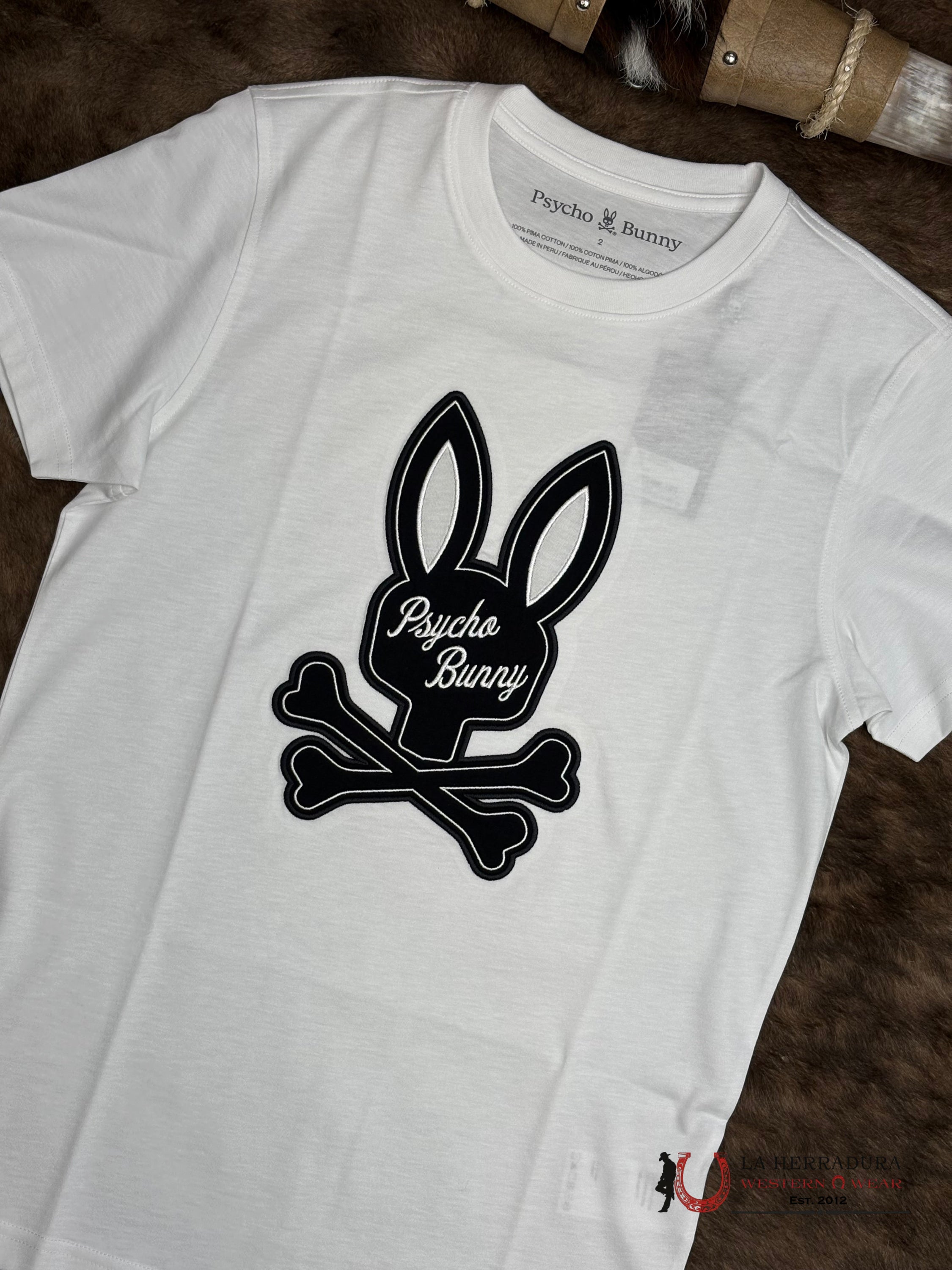 PSYCHO BUNNY DERECK CENTER GRAPHIC TEE WHITE SHIRT ROPA HOMBRES