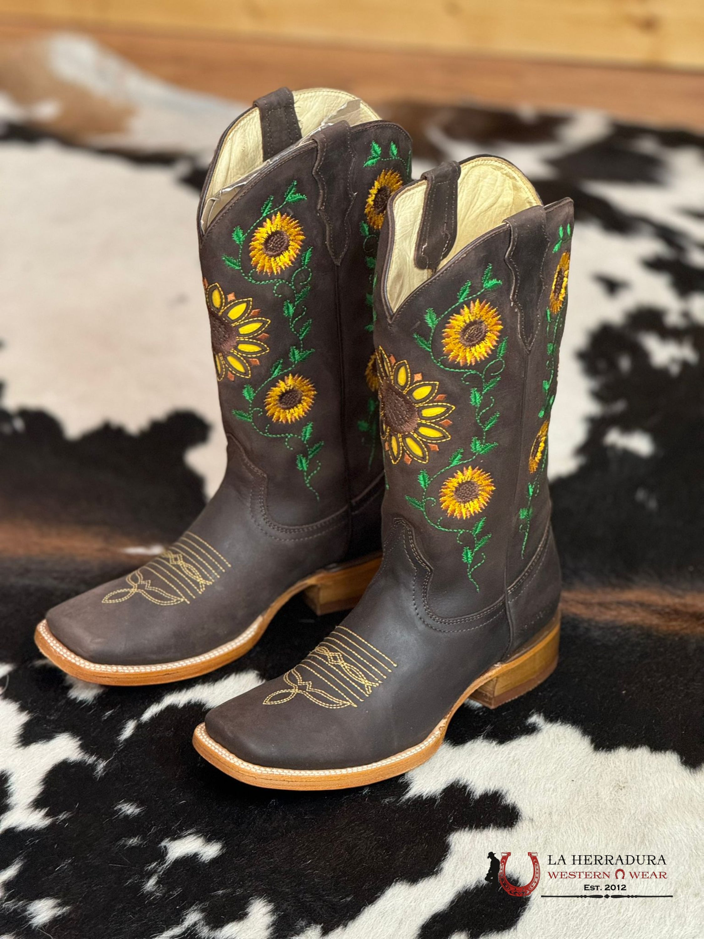 Quincy Dark Tobacco Sunflower Vine Top Botas Mujeres