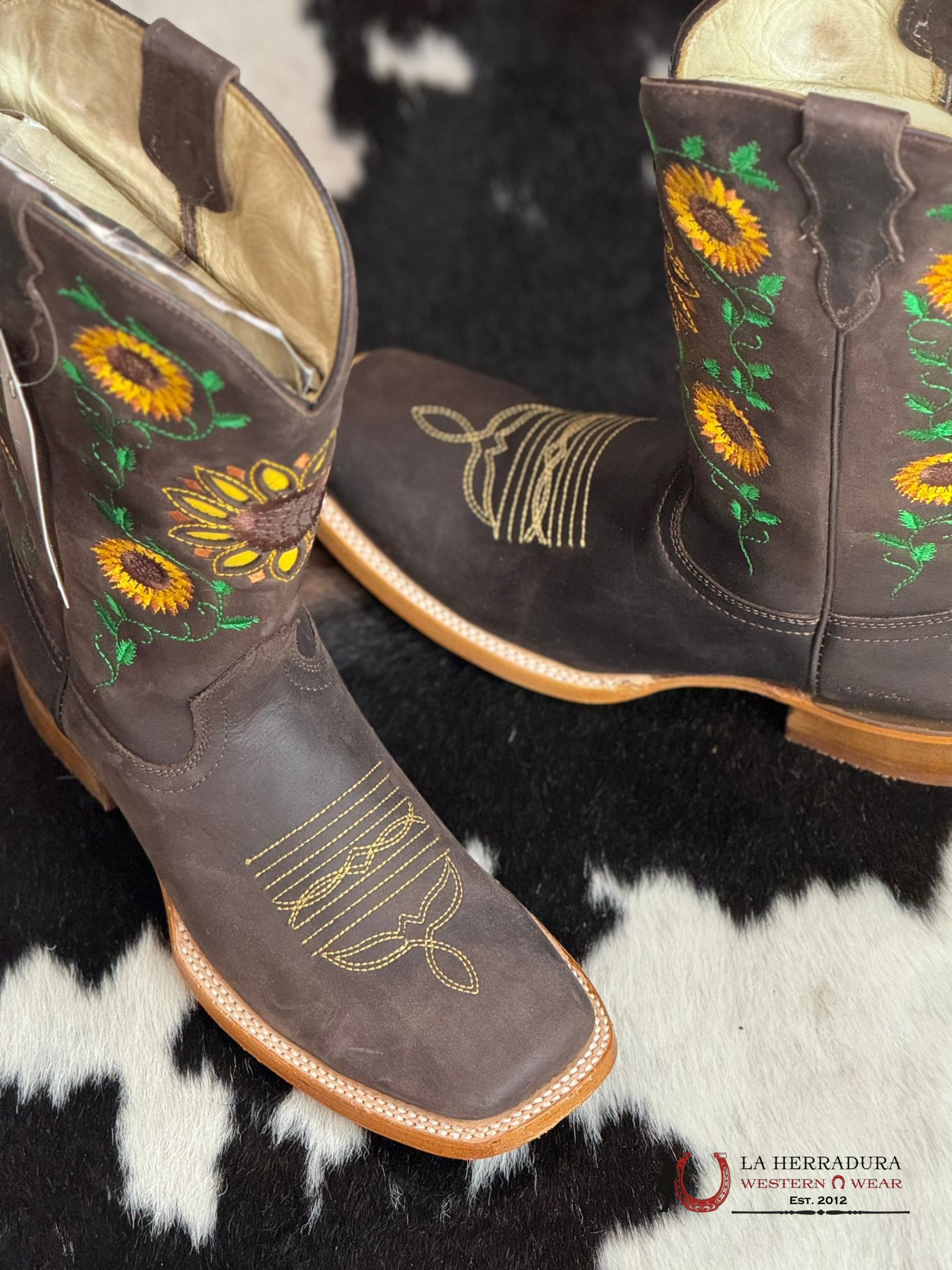 Quincy Dark Tobacco Sunflower Vine Top Botas Mujeres