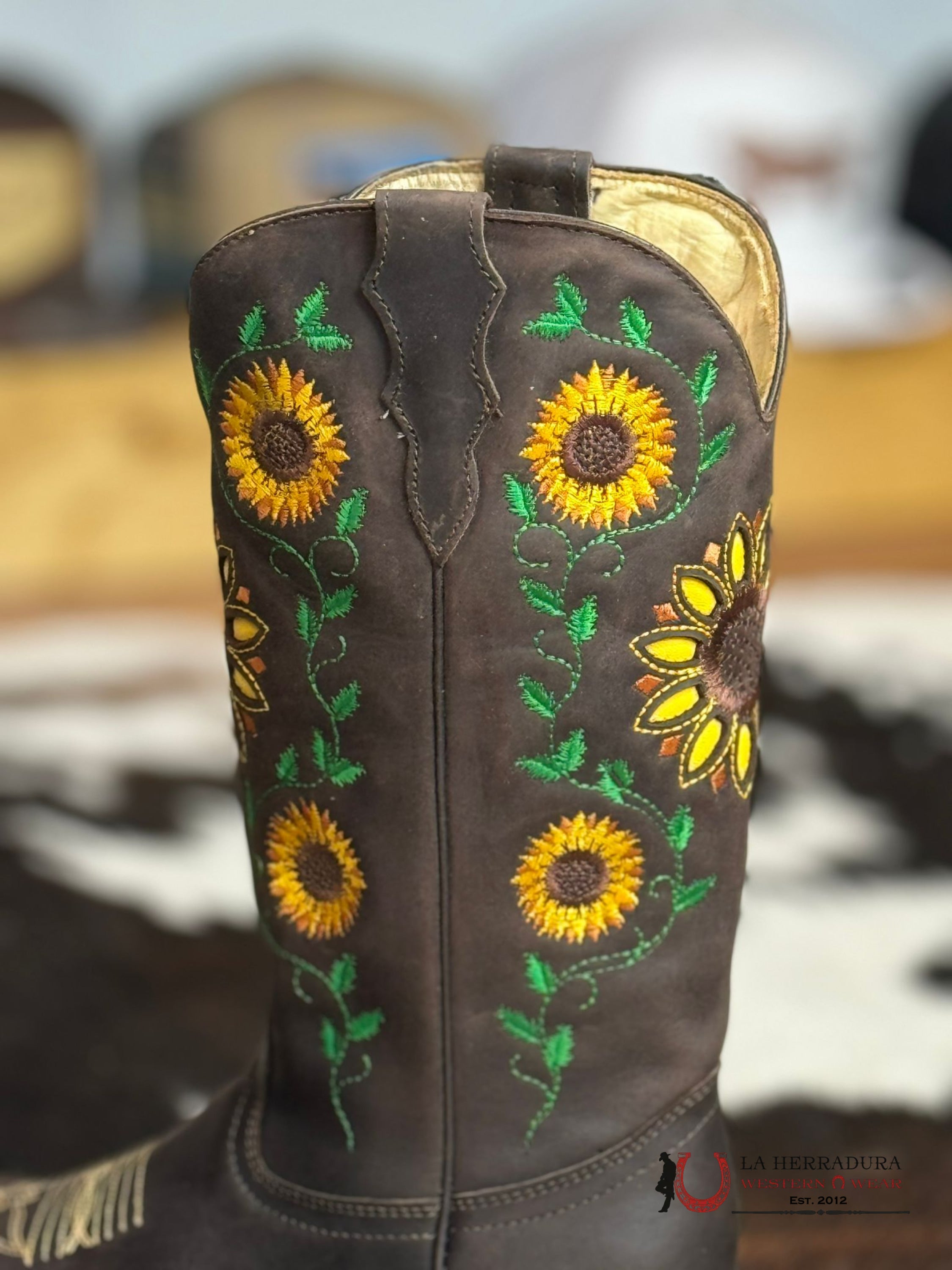 Quincy Dark Tobacco Sunflower Vine Top Botas Mujeres