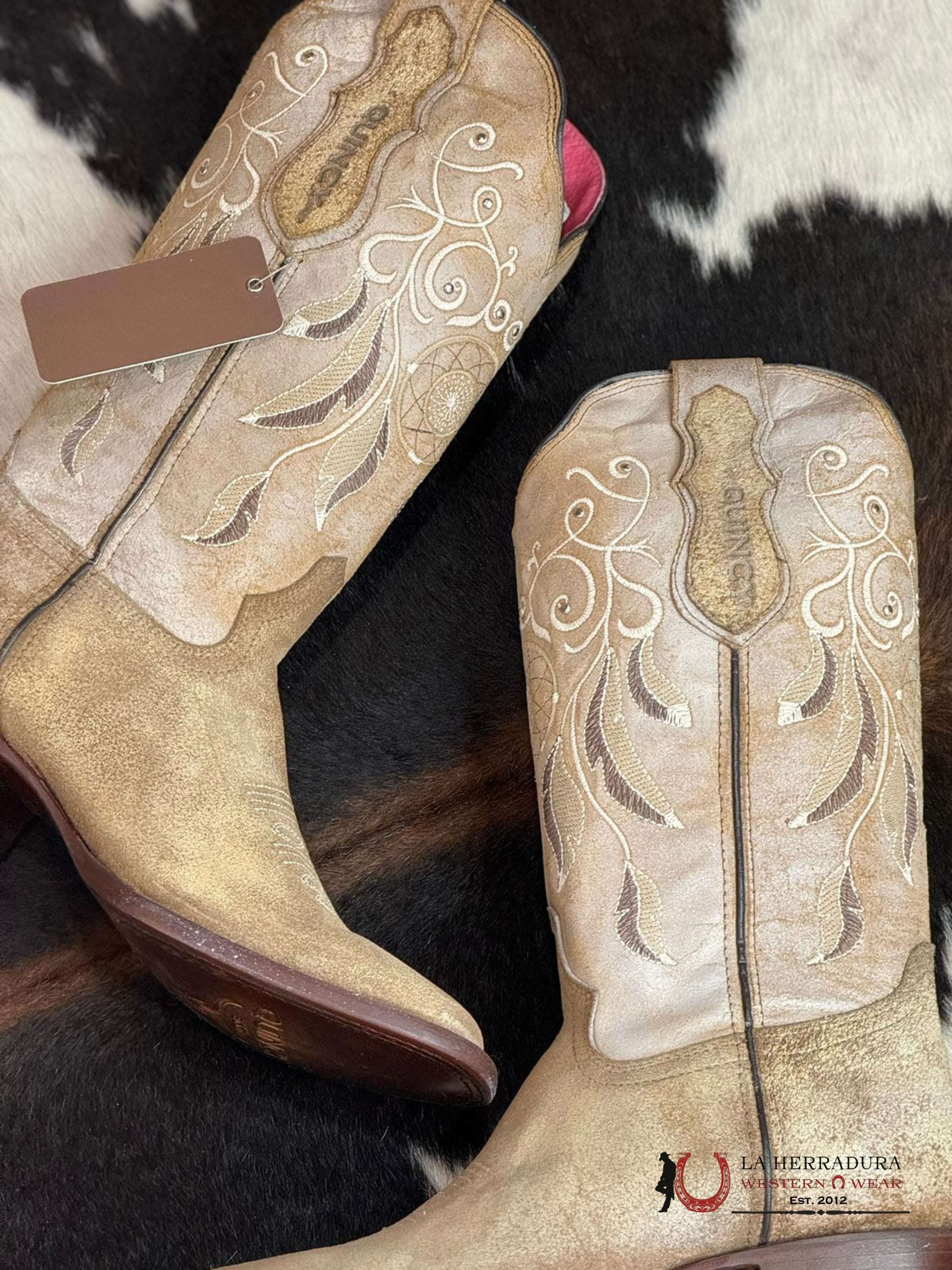 Quincy Sand Satin White Stitched Top Botas Mujeres