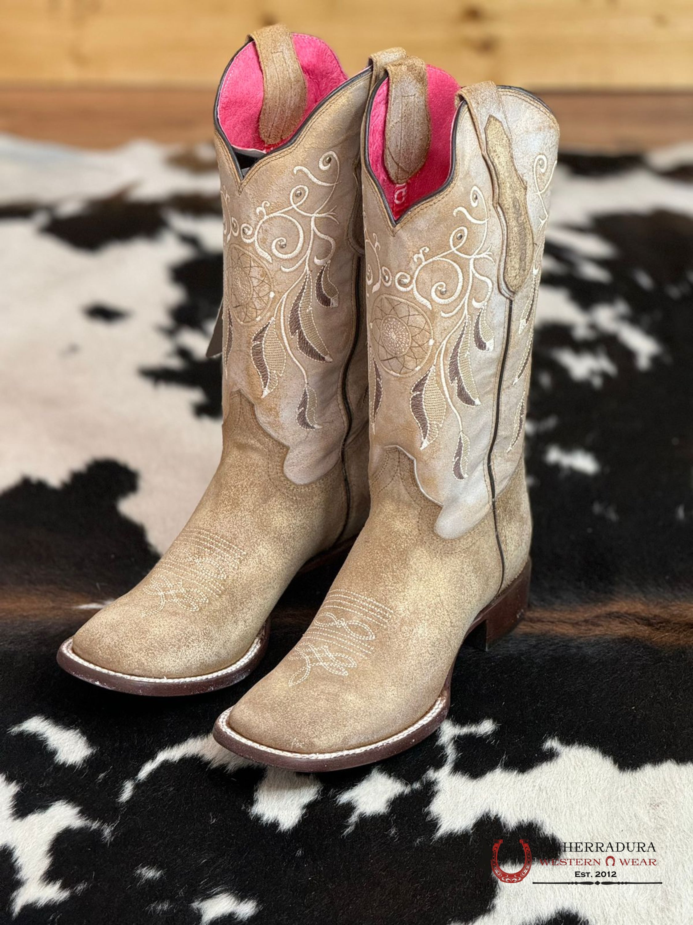 Quincy Sand Satin White Stitched Top Botas Mujeres